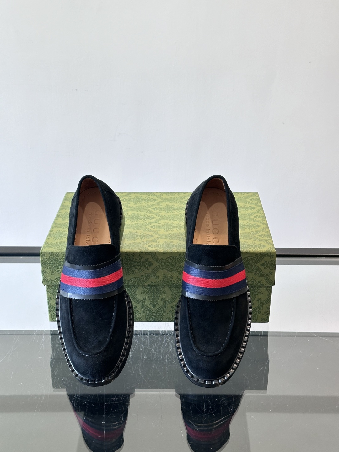 gucci 男士商务小皮鞋，上脚非常好看！精品商务休闲皮鞋💥💥真皮大底产品意大利进口牛皮制作🐂进口水染牛