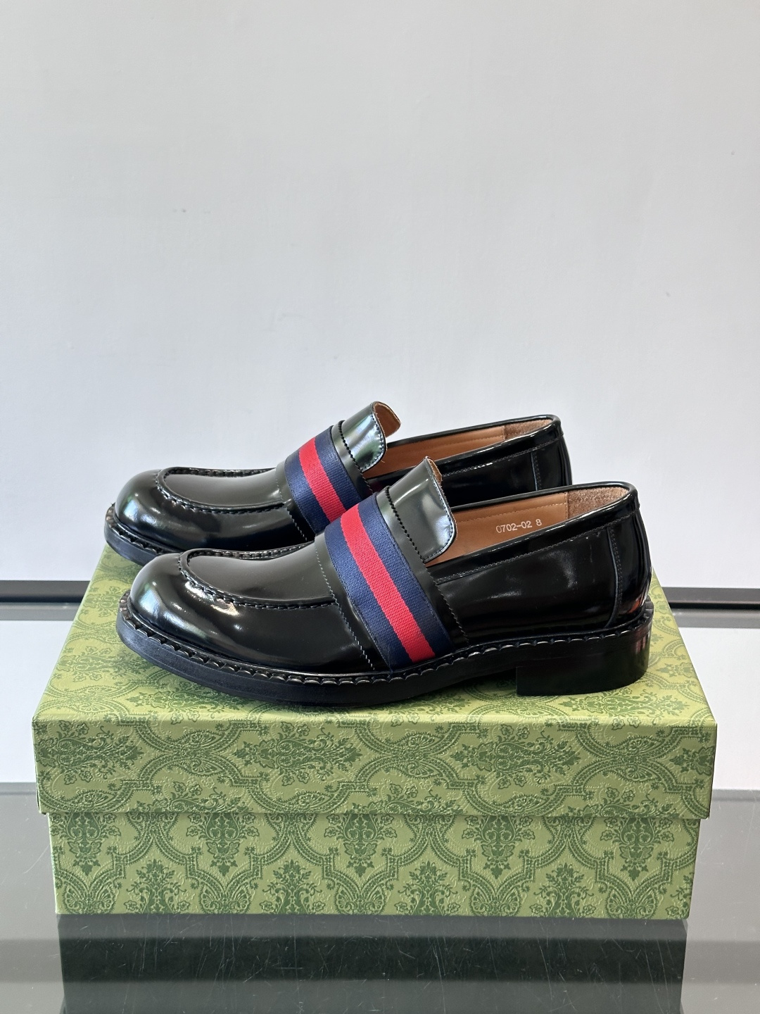 gucci 男士商务小皮鞋，上脚非常好看！精品商务休闲皮鞋💥💥真皮大底产品意大利进口牛皮制作🐂进口水染牛