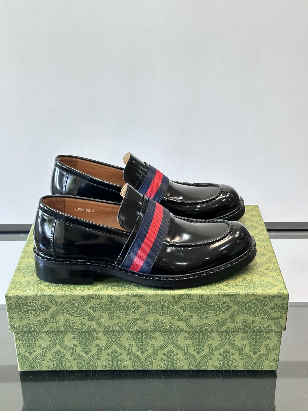 gucci 男士商务小皮鞋，上脚非常好看！精品商务休闲皮鞋💥💥真皮大底产品意大利进口牛皮制作🐂进口水染牛