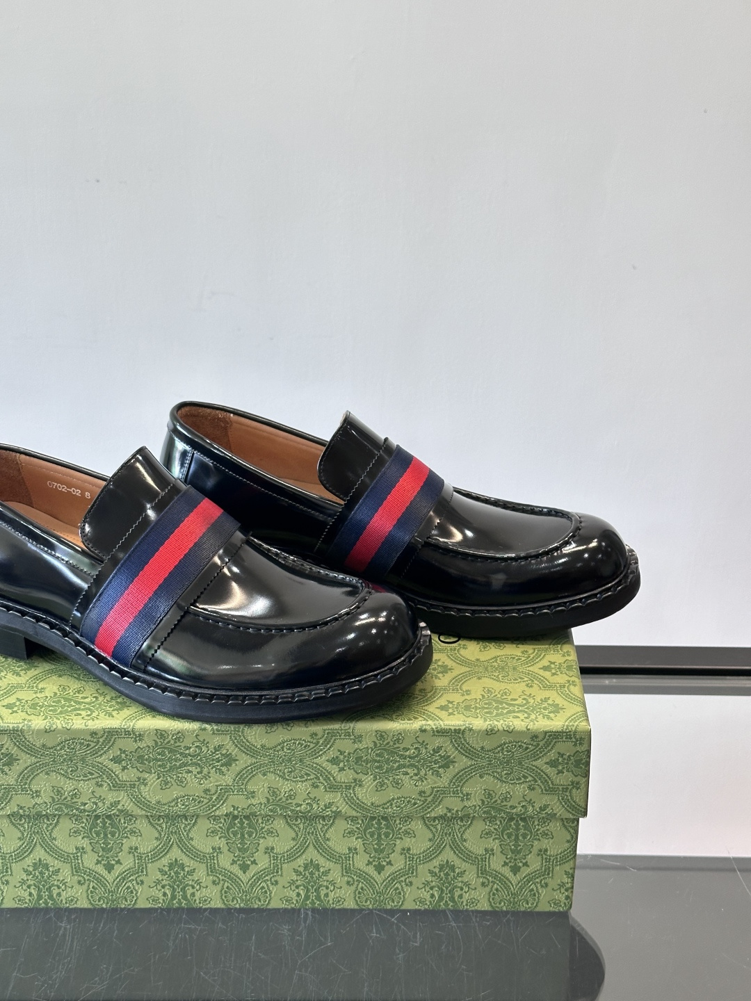 gucci 男士商务小皮鞋，上脚非常好看！精品商务休闲皮鞋💥💥真皮大底产品意大利进口牛皮制作🐂进口水染牛