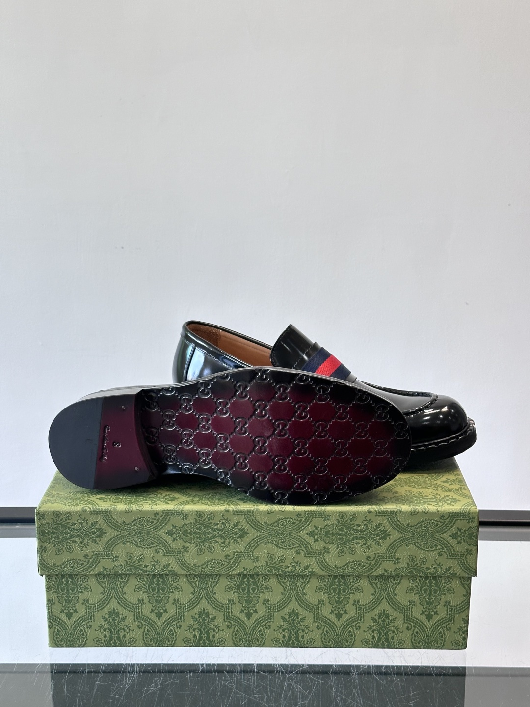 gucci 男士商务小皮鞋，上脚非常好看！精品商务休闲皮鞋💥💥真皮大底产品意大利进口牛皮制作🐂进口水染牛