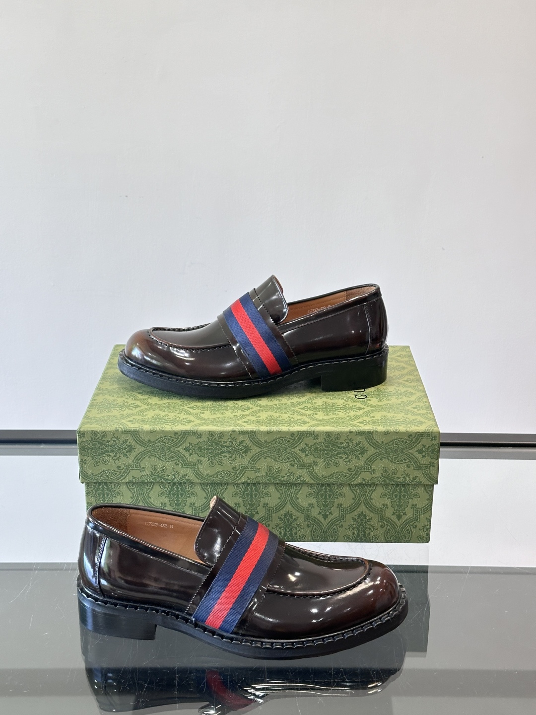 gucci 男士商务小皮鞋，上脚非常好看！精品商务休闲皮鞋💥💥真皮大底产品意大利进口牛皮制作🐂进口水染牛