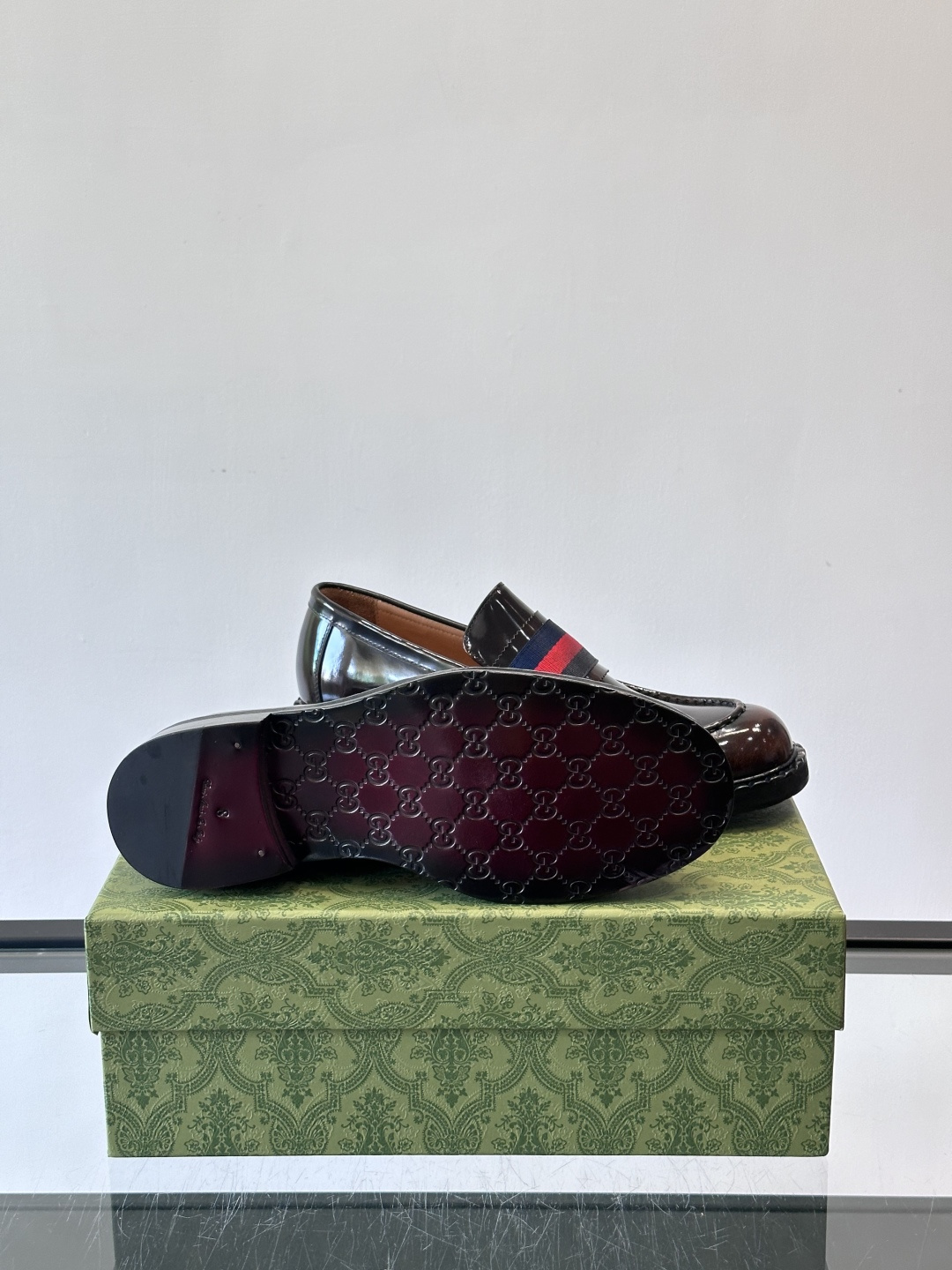 gucci 男士商务小皮鞋，上脚非常好看！精品商务休闲皮鞋💥💥真皮大底产品意大利进口牛皮制作🐂进口水染牛