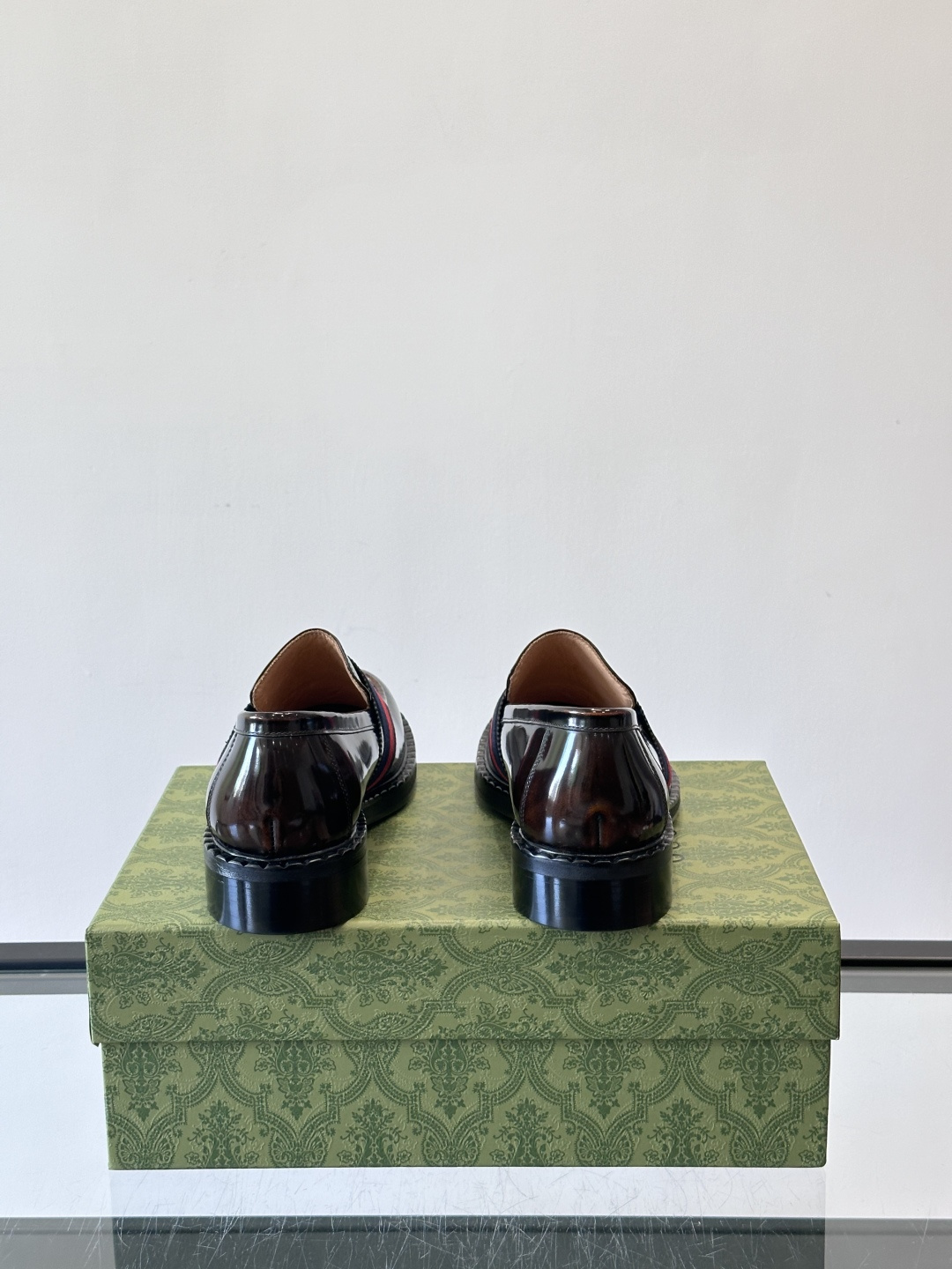 gucci 男士商务小皮鞋，上脚非常好看！精品商务休闲皮鞋💥💥真皮大底产品意大利进口牛皮制作🐂进口水染牛