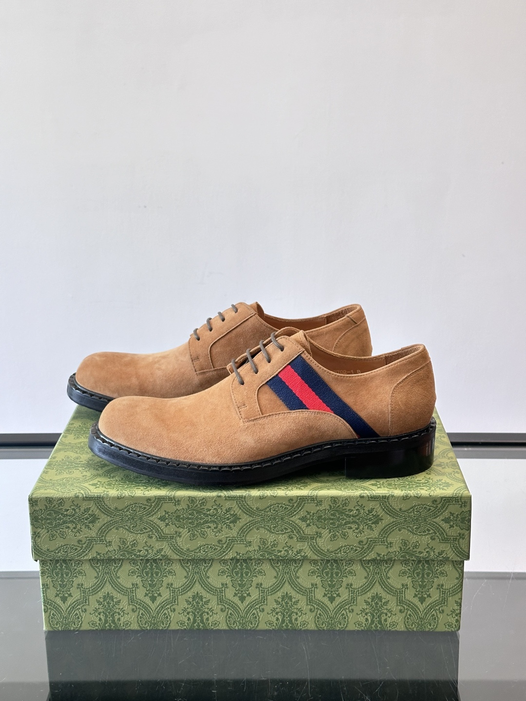 gucci 男士商务小皮鞋，上脚非常好看！精品商务休闲皮鞋💥💥真皮大底产品意大利进口牛皮制作🐂进口水染牛