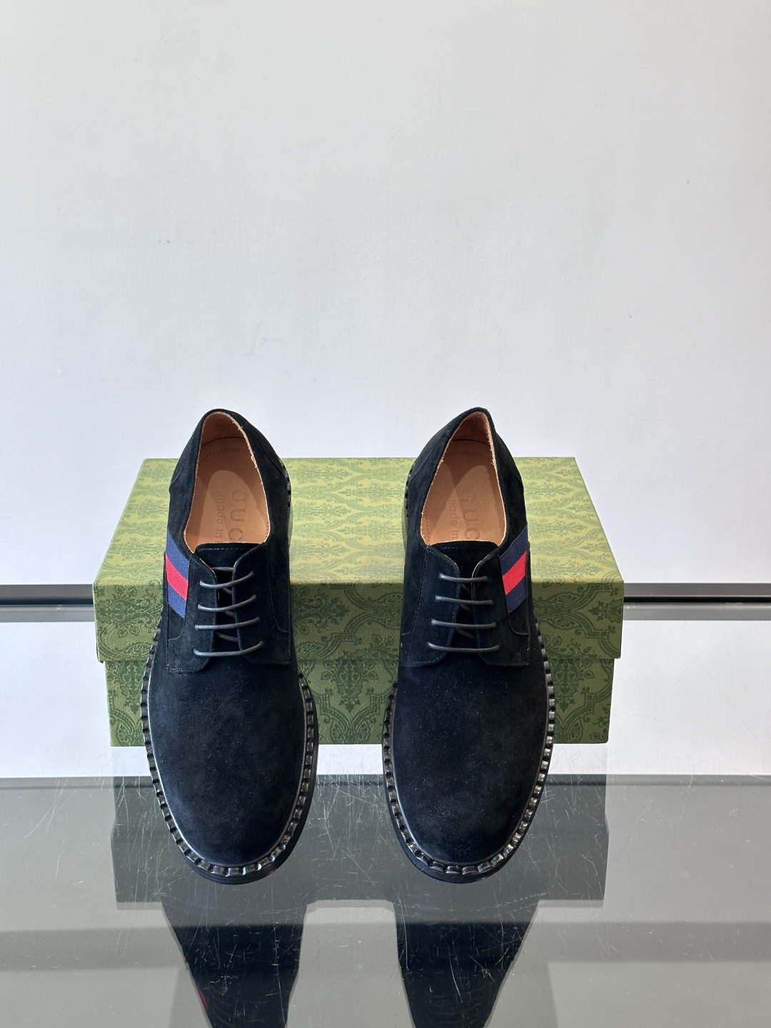 gucci 男士商务小皮鞋，上脚非常好看！精品商务休闲皮鞋💥💥真皮大底产品意大利进口牛皮制作🐂进口水染牛