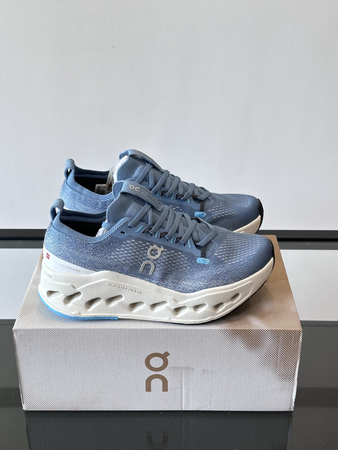 On Cloudsurfer Max跑鞋On Cloudsurfer Max是瑞士品牌On的长距离训练跑