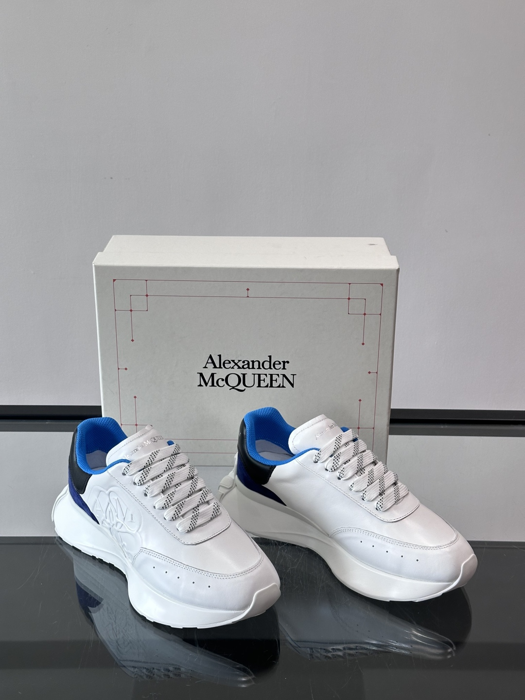 𝐀𝐥𝐞𝐱𝐚𝐧𝐝𝐞𝐫 𝐌𝐜𝐐𝐔𝐄𝐄𝐍亚历山麦昆情侣款‼️ 休闲鞋👟。终极版本 随意PK柜货 麦昆这鞋款一出