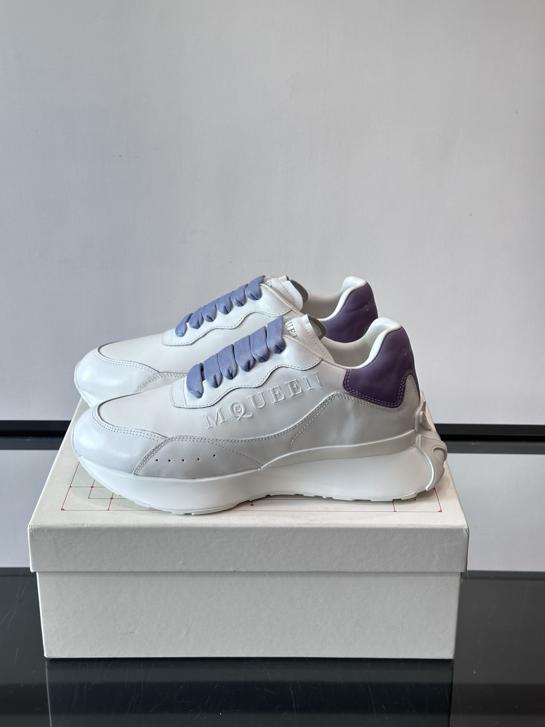 𝐀𝐥𝐞𝐱𝐚𝐧𝐝𝐞𝐫 𝐌𝐜𝐐𝐔𝐄𝐄𝐍亚历山麦昆情侣款‼️ 休闲鞋👟。终极版本 随意PK柜货 麦昆这鞋款一出