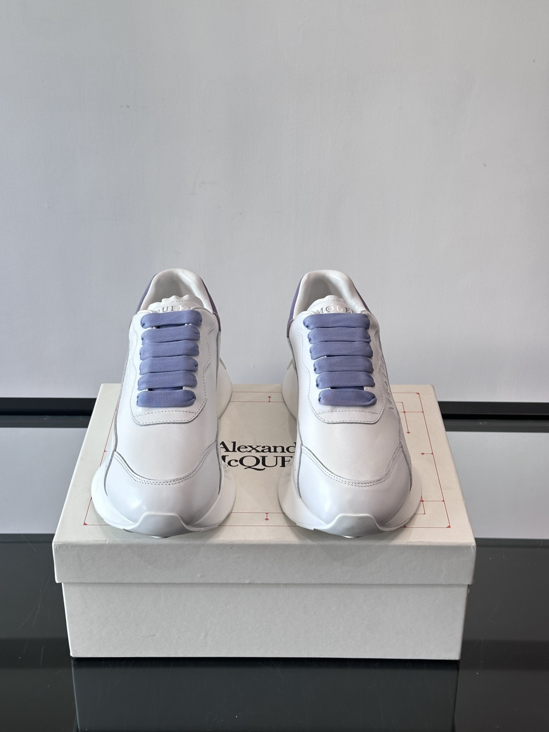 𝐀𝐥𝐞𝐱𝐚𝐧𝐝𝐞𝐫 𝐌𝐜𝐐𝐔𝐄𝐄𝐍亚历山麦昆情侣款‼️ 休闲鞋👟。终极版本 随意PK柜货 麦昆这鞋款一出