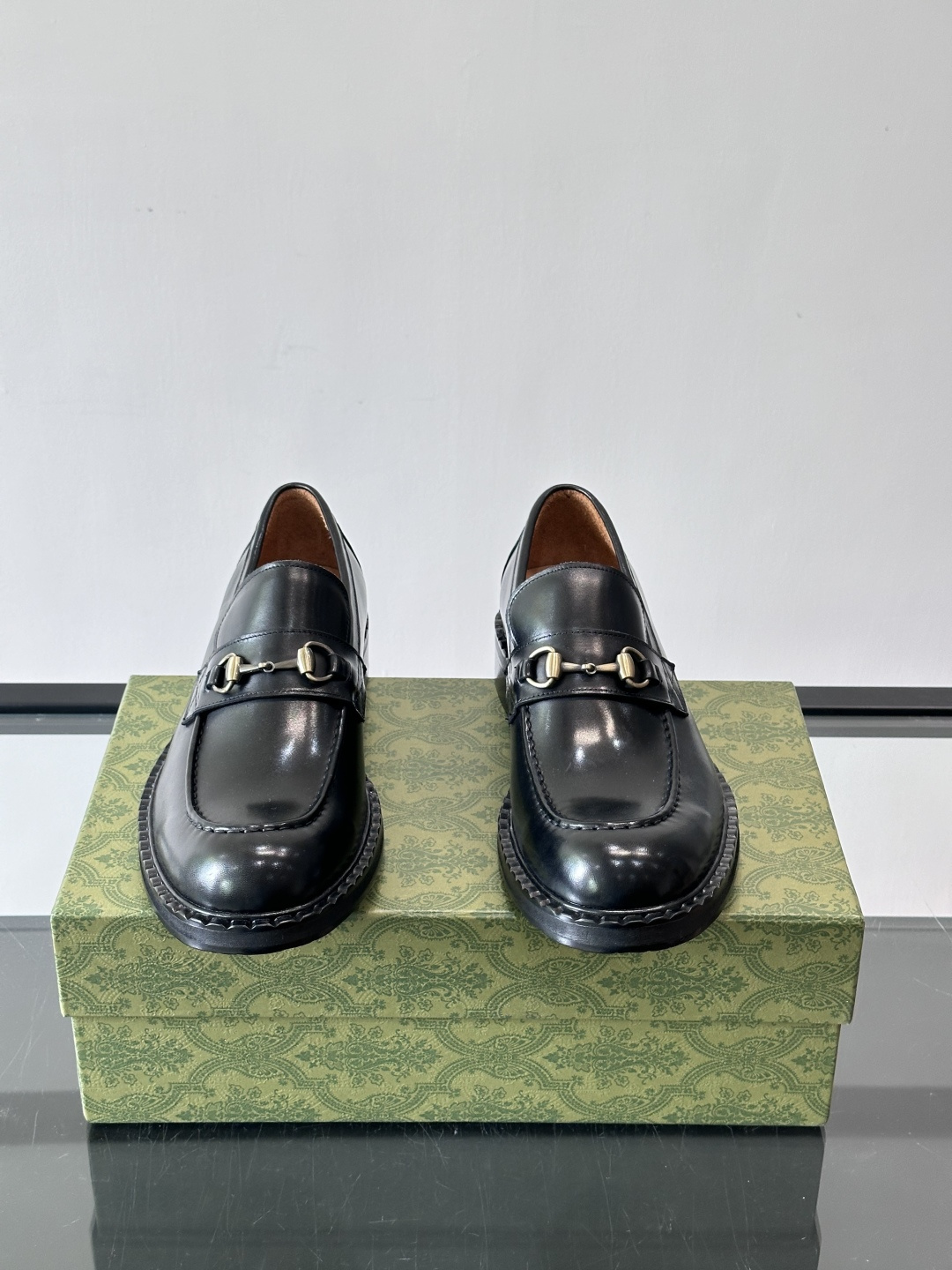 gucci 男士商务小皮鞋，上脚非常好看！精品商务休闲皮鞋💥💥真皮大底产品意大利进口牛皮制作🐂进口水染牛