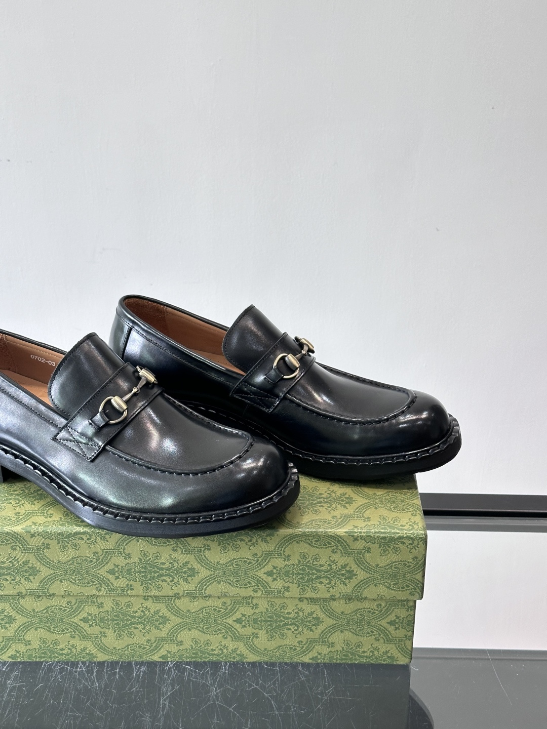 gucci 男士商务小皮鞋，上脚非常好看！精品商务休闲皮鞋💥💥真皮大底产品意大利进口牛皮制作🐂进口水染牛