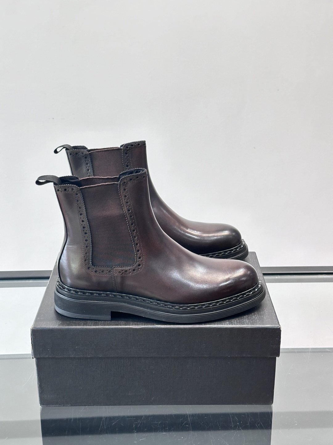 Prad*精品男士靴子超高高品质，秋冬经典圆头男士高帮男靴，原版进口牛皮 内里垫脚 水染牛皮，橡胶大底 