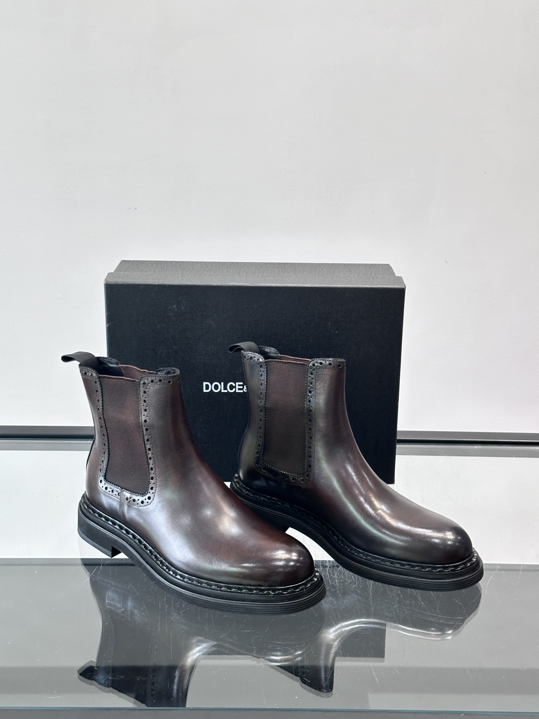 Prad*精品男士靴子超高高品质，秋冬经典圆头男士高帮男靴，原版进口牛皮 内里垫脚 水染牛皮，橡胶大底 