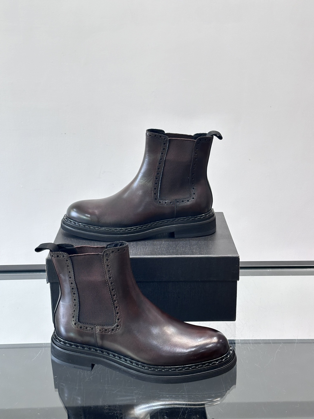 Prad*精品男士靴子超高高品质，秋冬经典圆头男士高帮男靴，原版进口牛皮 内里垫脚 水染牛皮，橡胶大底 