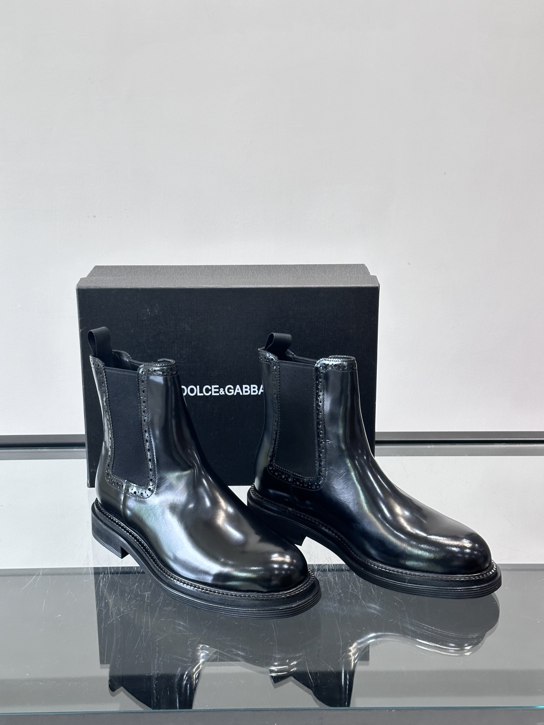 Prad*精品男士靴子超高高品质，秋冬经典圆头男士高帮男靴，原版进口牛皮 内里垫脚 水染牛皮，橡胶大底 