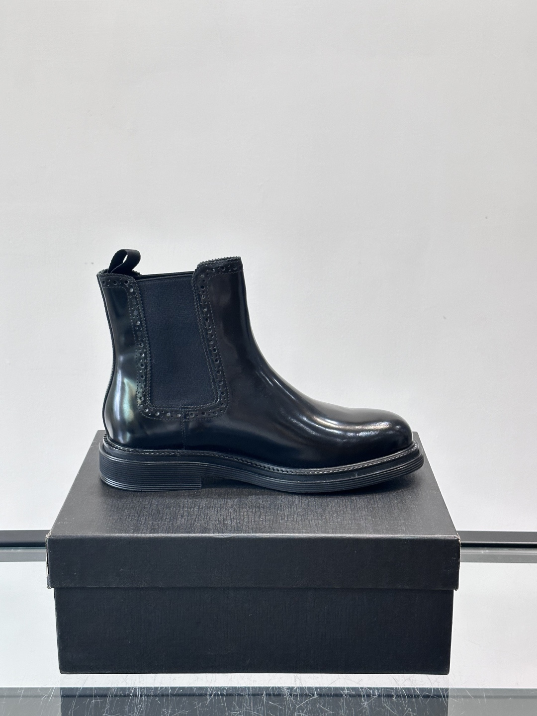 Prad*精品男士靴子超高高品质，秋冬经典圆头男士高帮男靴，原版进口牛皮 内里垫脚 水染牛皮，橡胶大底 