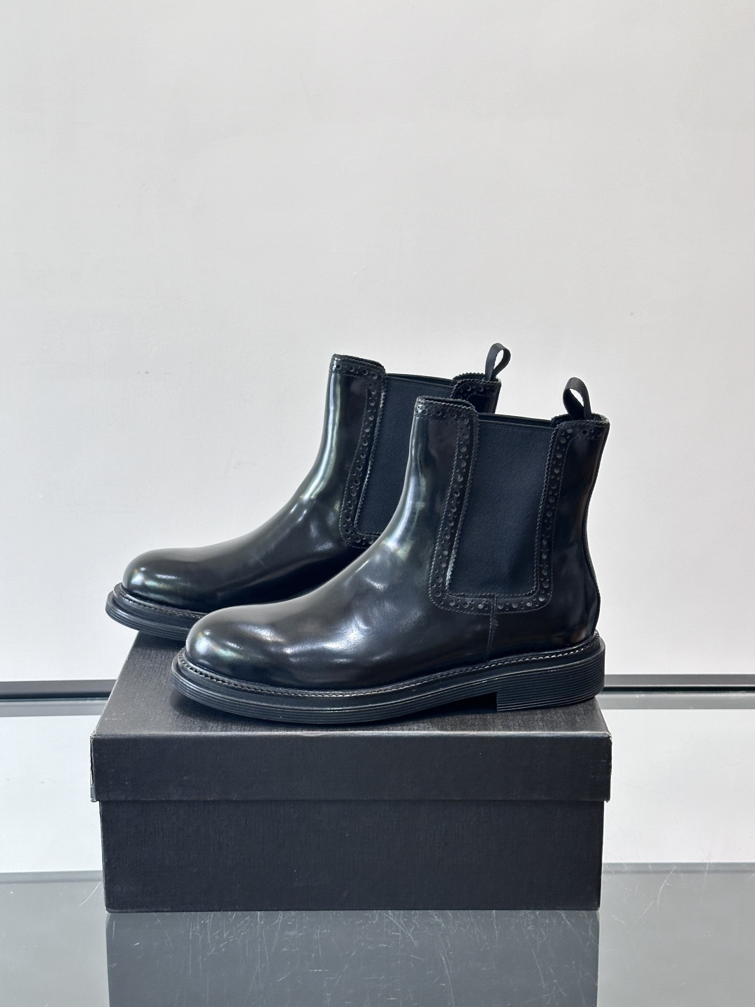 Prad*精品男士靴子超高高品质，秋冬经典圆头男士高帮男靴，原版进口牛皮 内里垫脚 水染牛皮，橡胶大底 