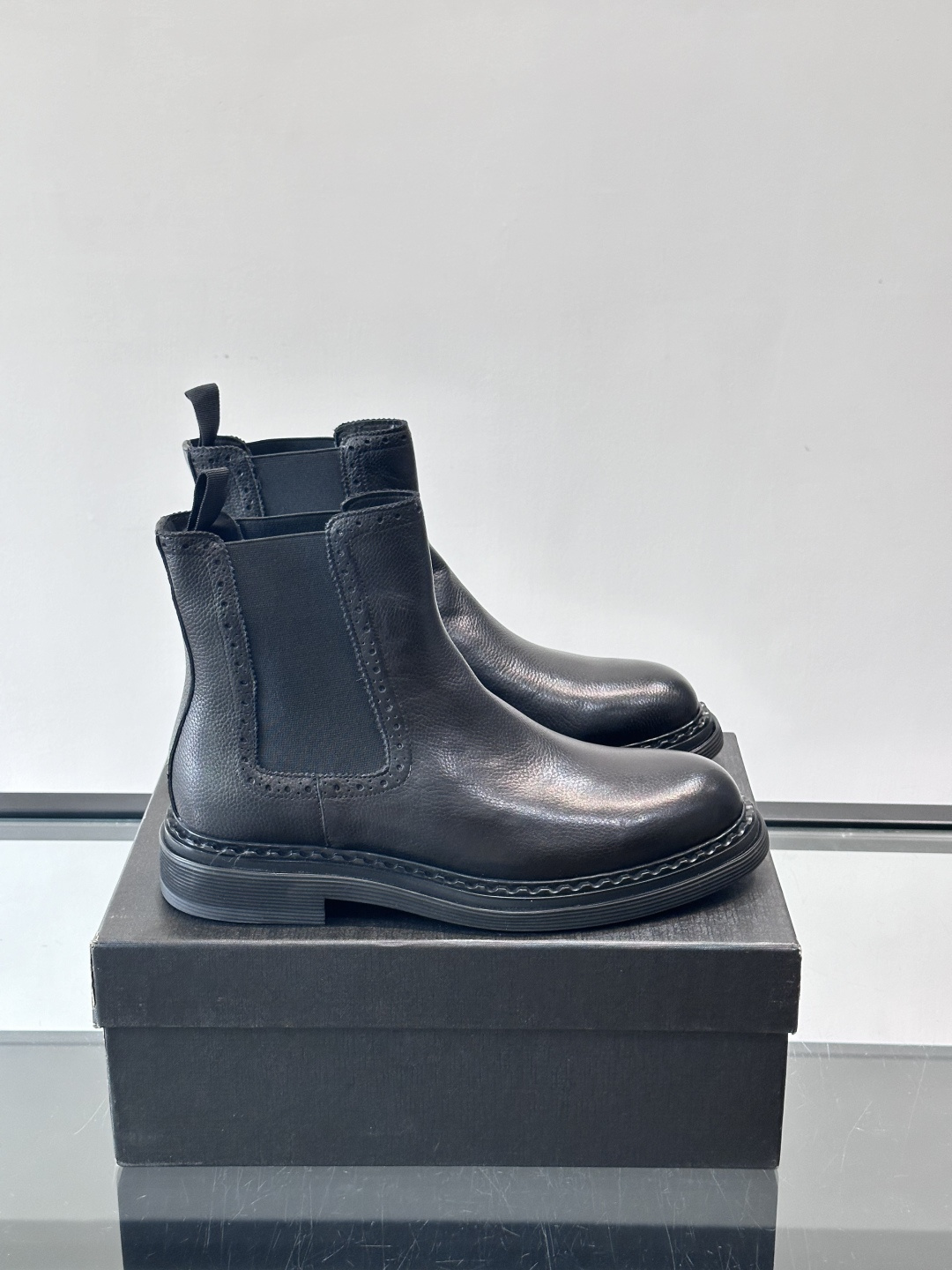 Prad*精品男士靴子超高高品质，秋冬经典圆头男士高帮男靴，原版进口牛皮 内里垫脚 水染牛皮，橡胶大底 