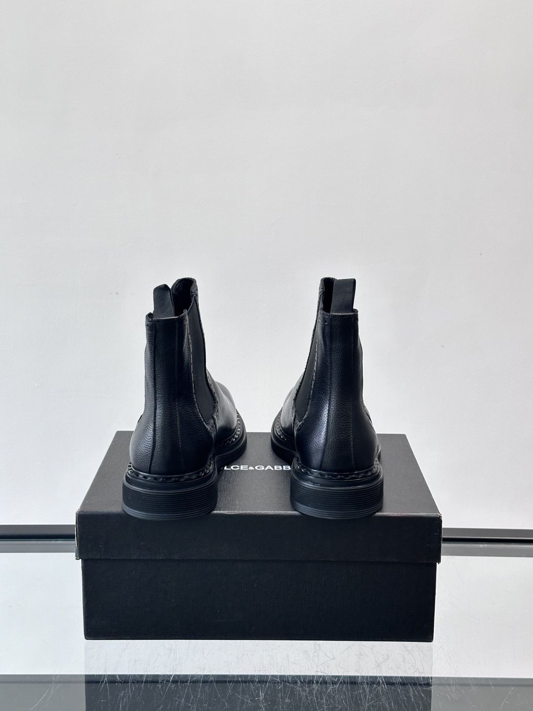 Prad*精品男士靴子超高高品质，秋冬经典圆头男士高帮男靴，原版进口牛皮 内里垫脚 水染牛皮，橡胶大底 