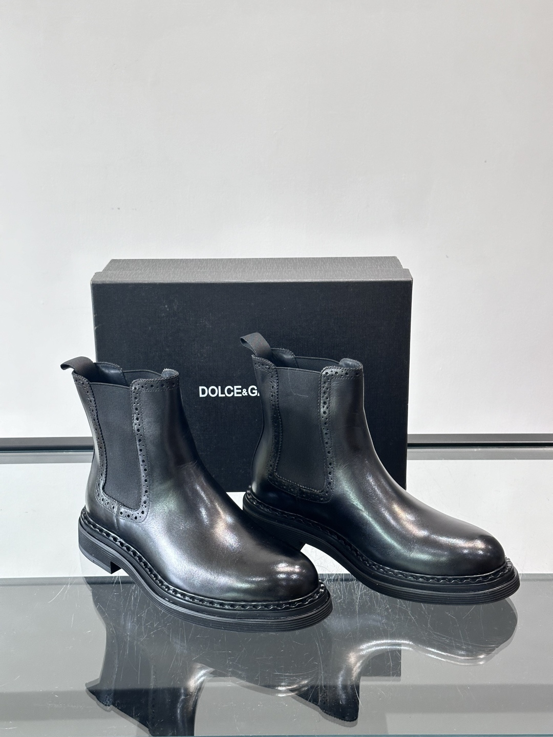 Prad*精品男士靴子超高高品质，秋冬经典圆头男士高帮男靴，原版进口牛皮 内里垫脚 水染牛皮，橡胶大底 