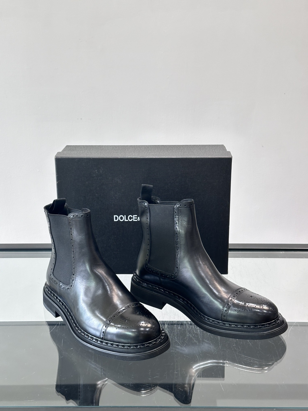 Prad*精品男士靴子超高高品质，秋冬经典圆头男士高帮男靴，原版进口牛皮 内里垫脚 水染牛皮，橡胶大底 