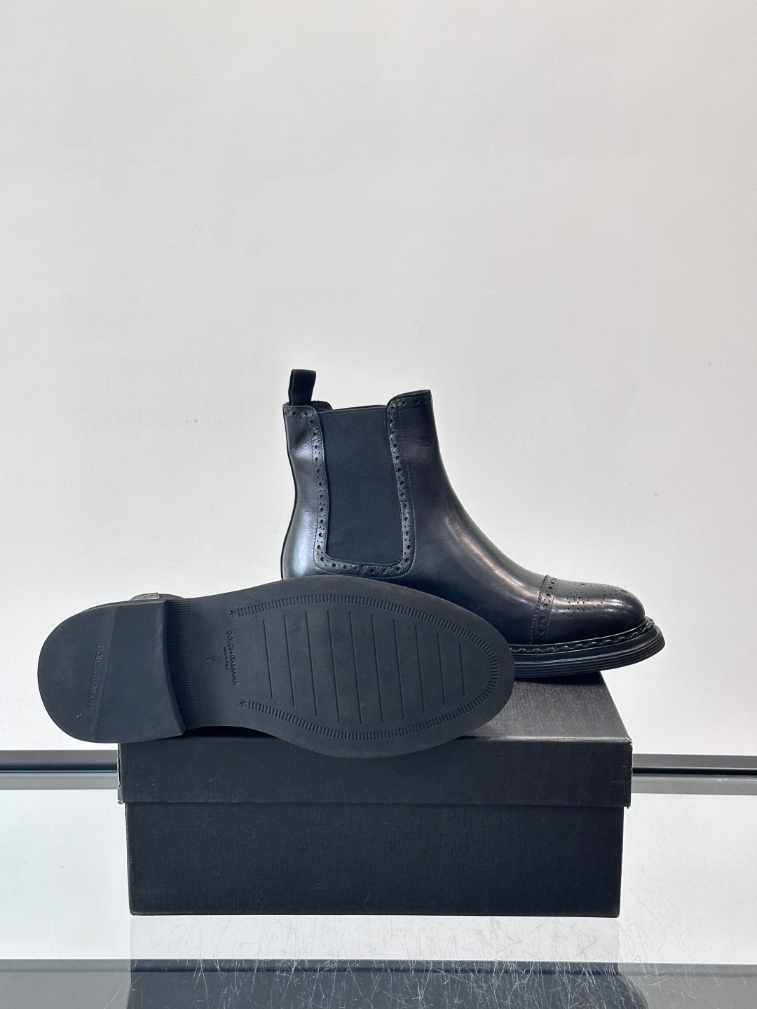 Prad*精品男士靴子超高高品质，秋冬经典圆头男士高帮男靴，原版进口牛皮 内里垫脚 水染牛皮，橡胶大底 