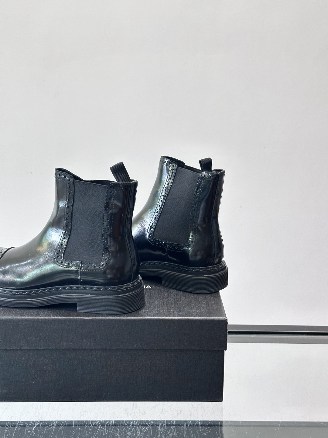 Prad*精品男士靴子超高高品质，秋冬经典圆头男士高帮男靴，原版进口牛皮 内里垫脚 水染牛皮，橡胶大底 