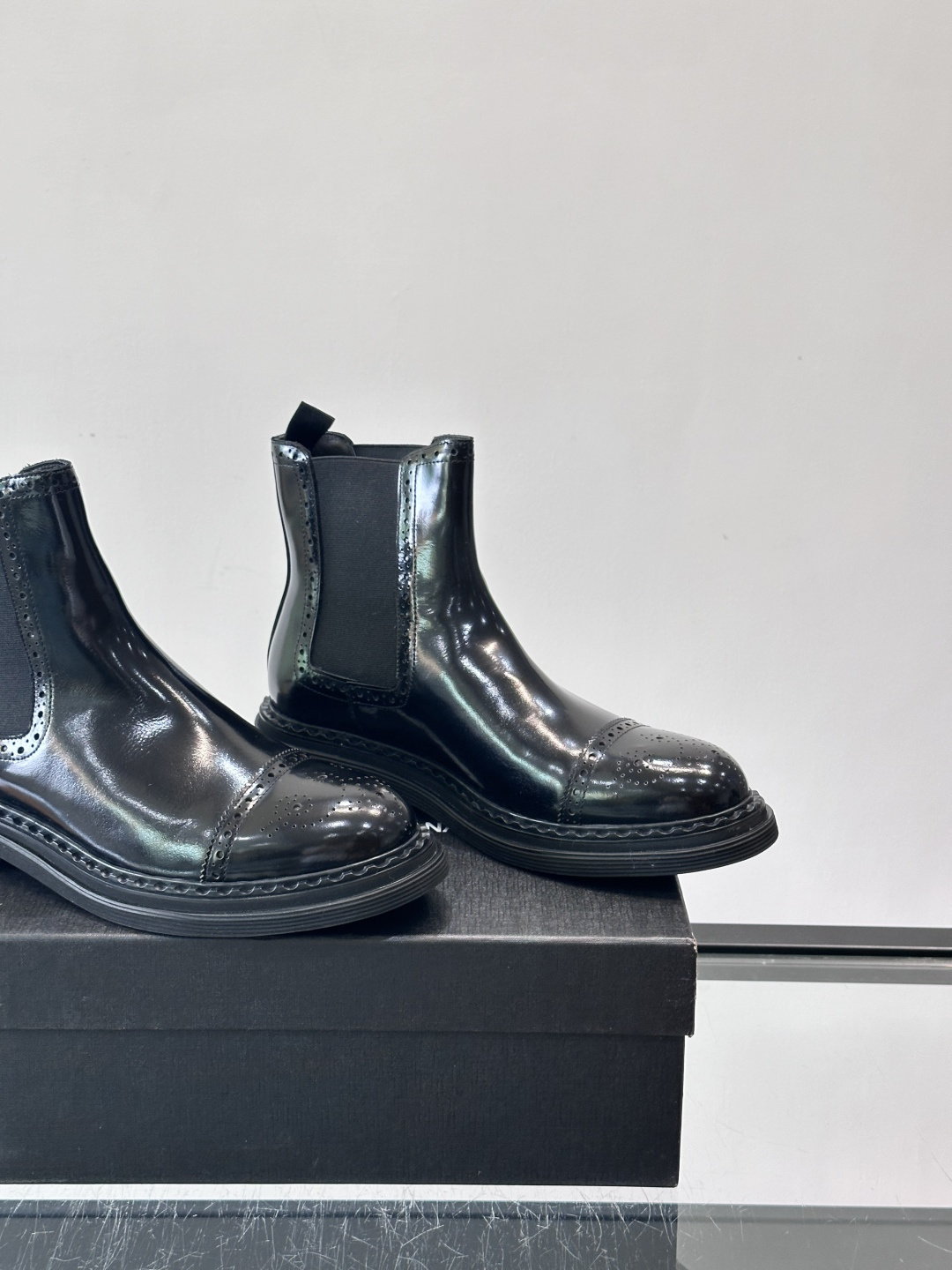 Prad*精品男士靴子超高高品质，秋冬经典圆头男士高帮男靴，原版进口牛皮 内里垫脚 水染牛皮，橡胶大底 