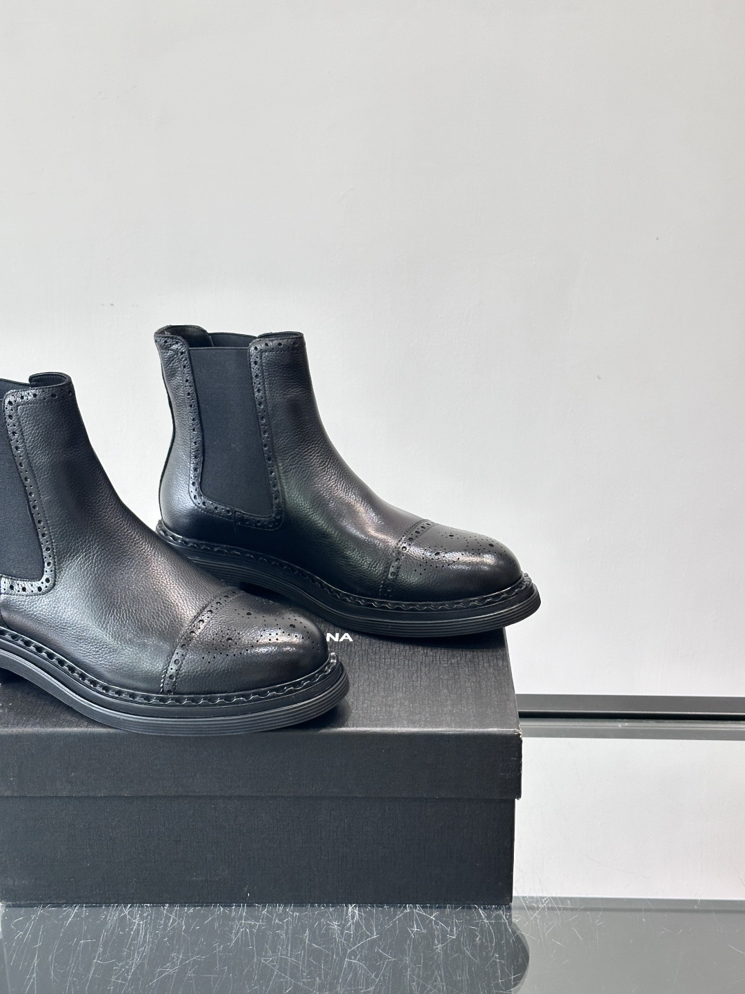 Prad*精品男士靴子超高高品质，秋冬经典圆头男士高帮男靴，原版进口牛皮 内里垫脚 水染牛皮，橡胶大底 