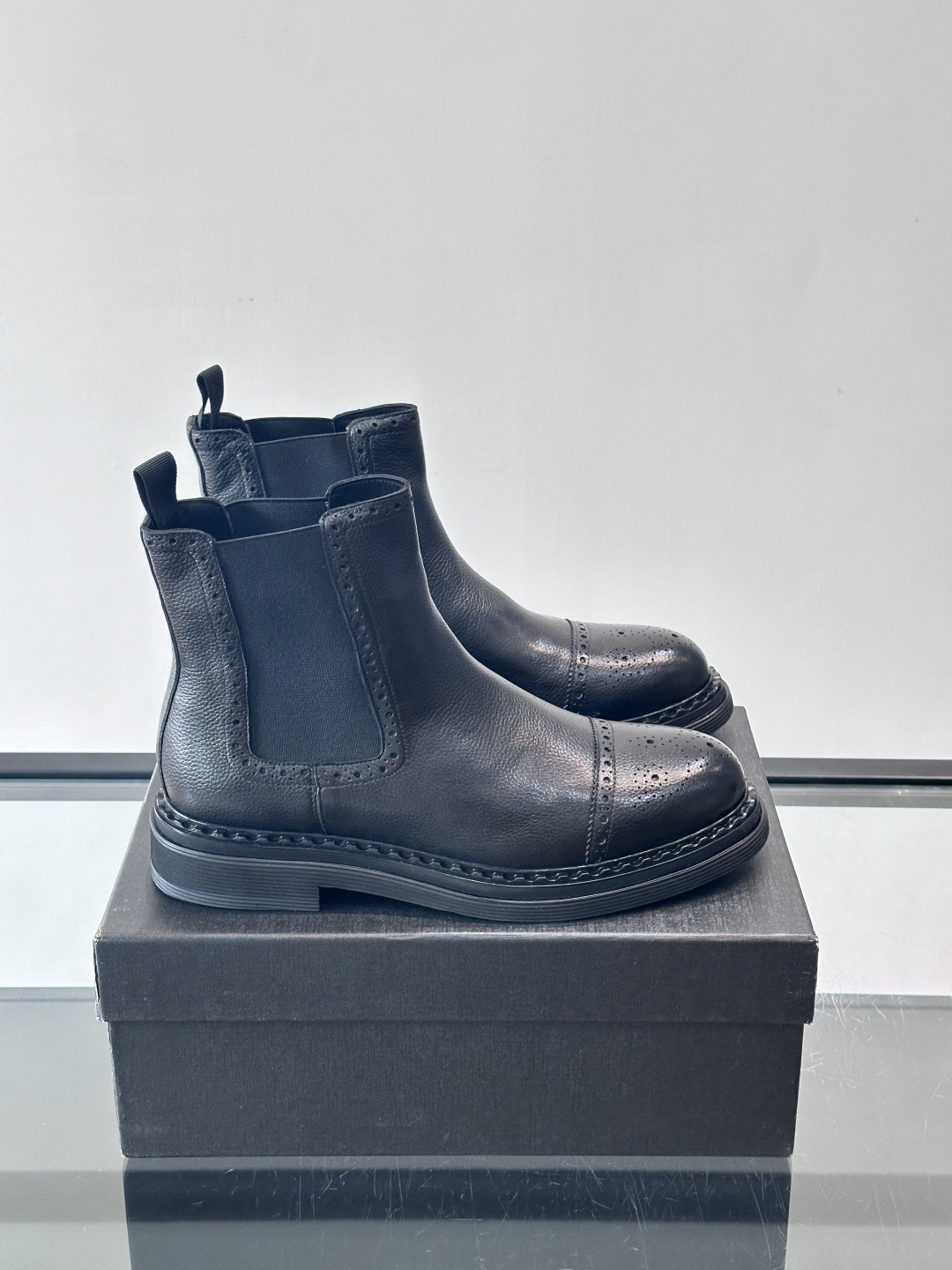 Prad*精品男士靴子超高高品质，秋冬经典圆头男士高帮男靴，原版进口牛皮 内里垫脚 水染牛皮，橡胶大底 