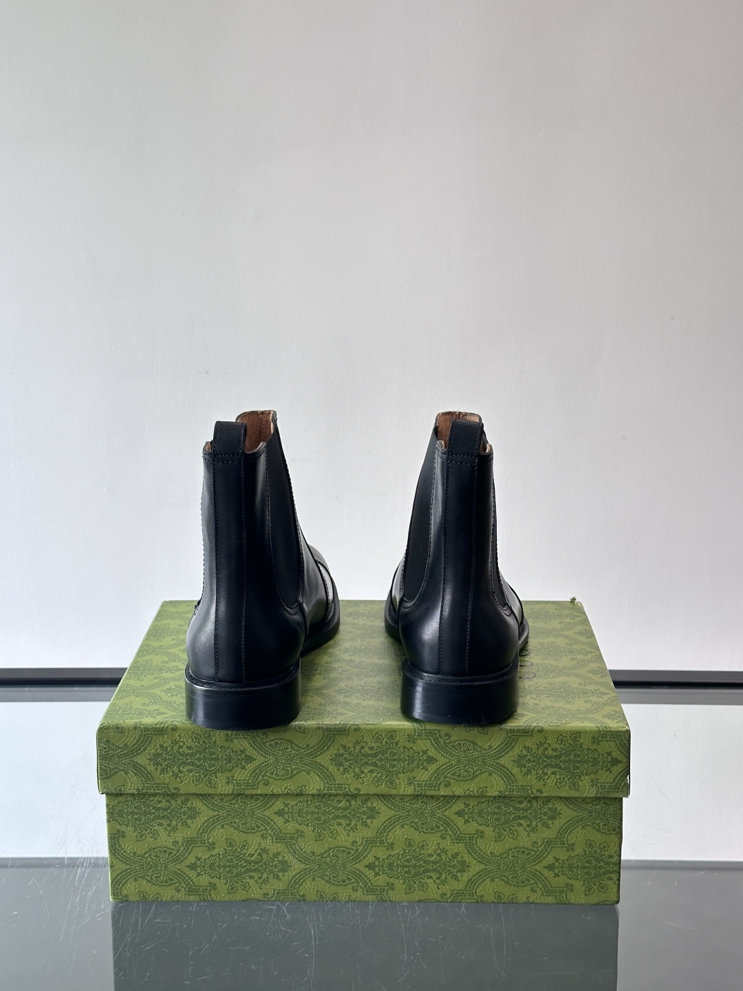 Gucci～古驰男士正装休闲靴子🥾，真皮大底！高端大气，私家开模定制原版品牌五金扣装饰，小牛皮透气内里，