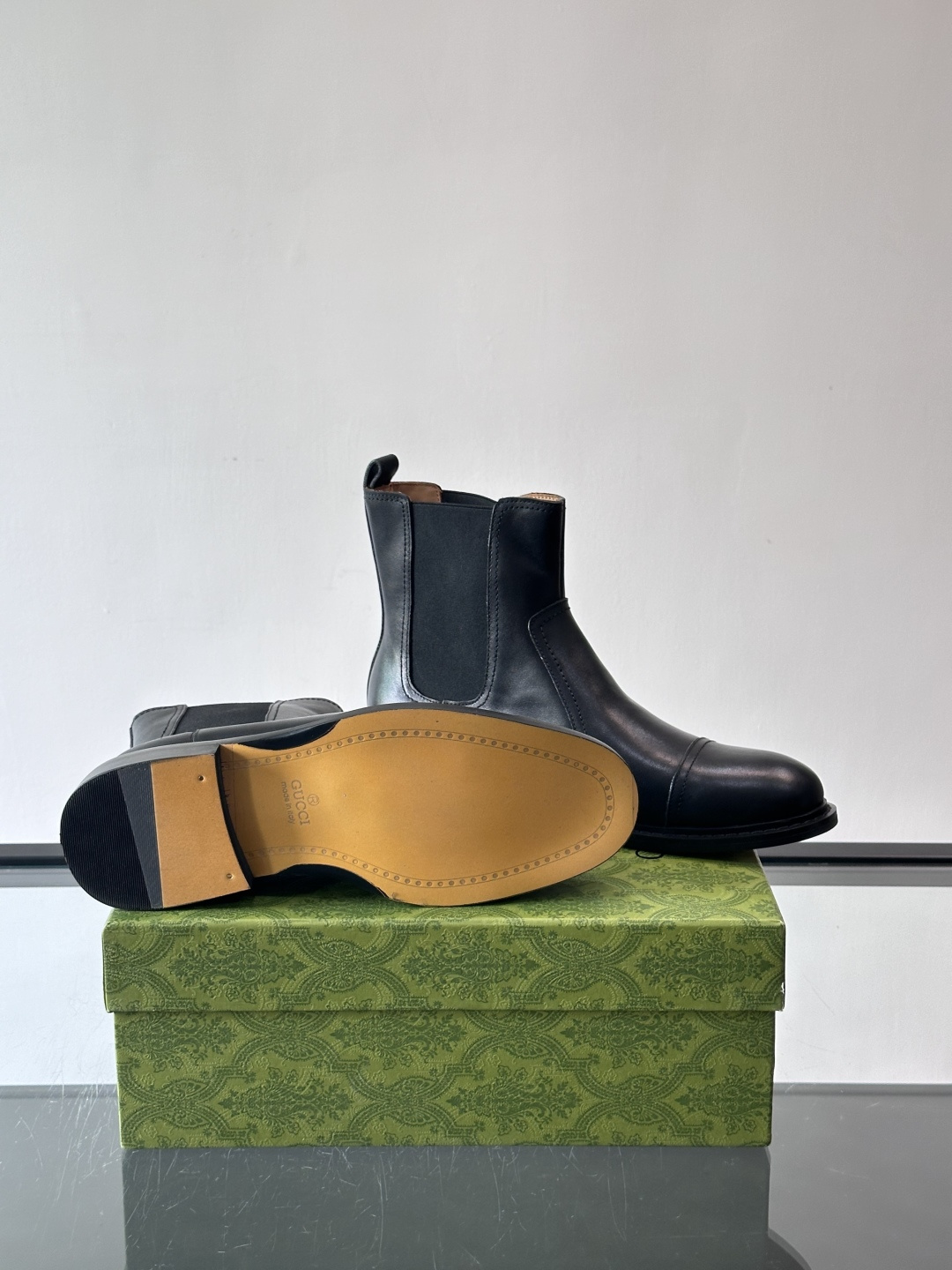 Gucci～古驰男士正装休闲靴子🥾，真皮大底！高端大气，私家开模定制原版品牌五金扣装饰，小牛皮透气内里，