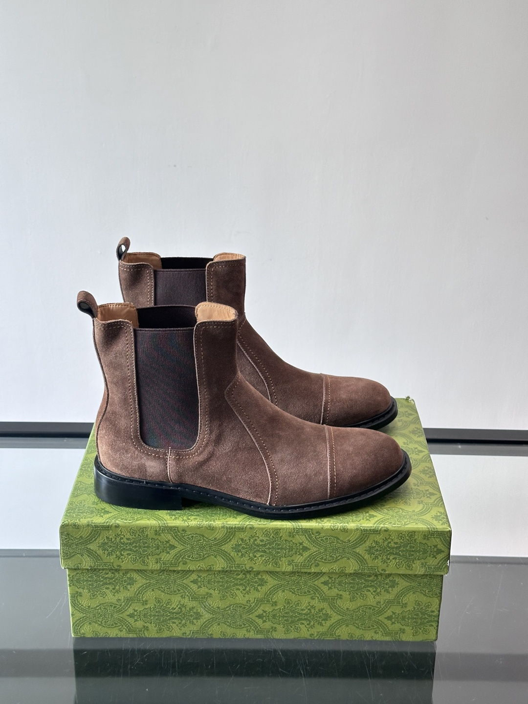 Gucci～古驰男士正装休闲靴子🥾，真皮大底！高端大气，私家开模定制原版品牌五金扣装饰，小牛皮透气内里，