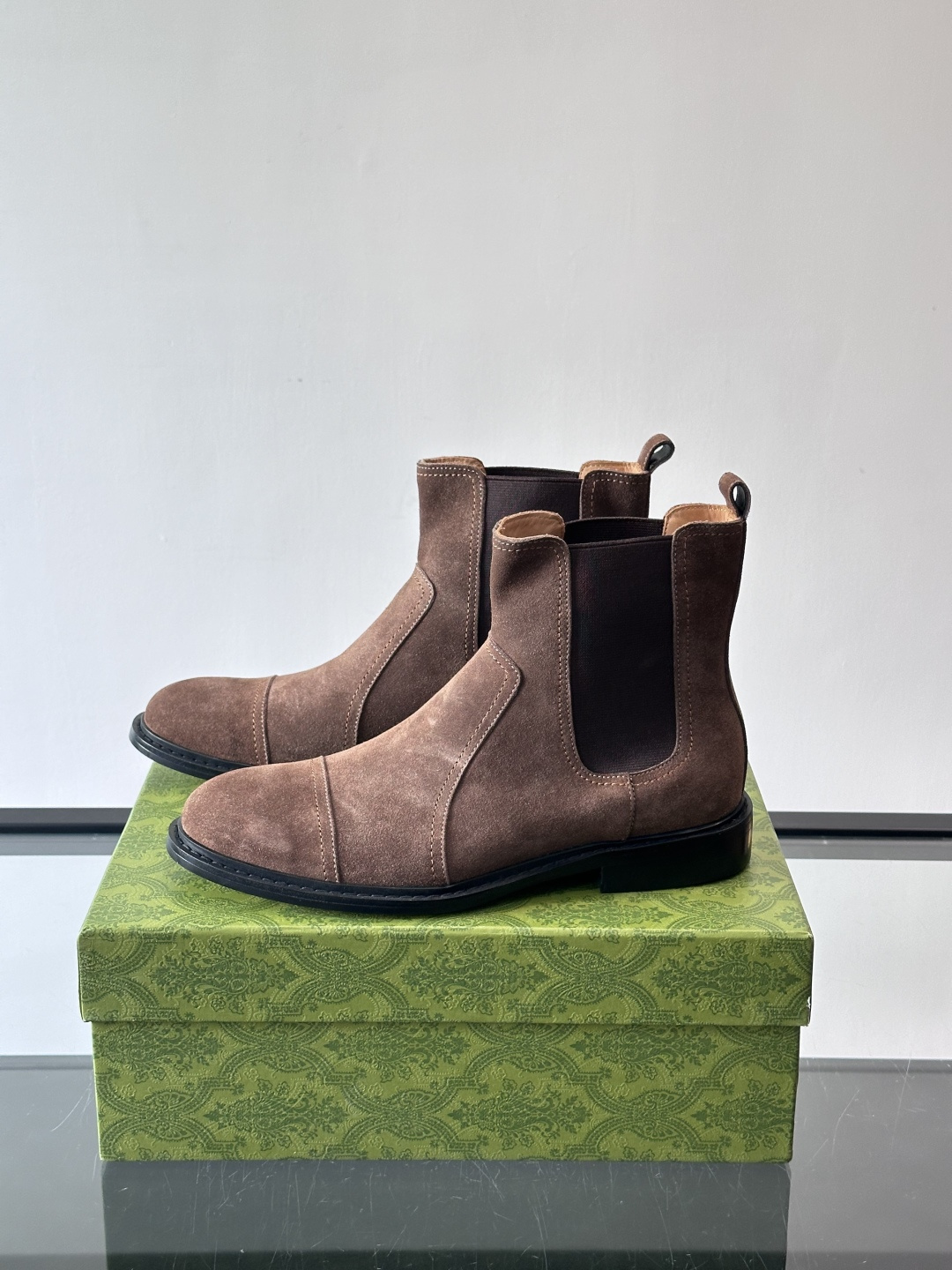 Gucci～古驰男士正装休闲靴子🥾，真皮大底！高端大气，私家开模定制原版品牌五金扣装饰，小牛皮透气内里，