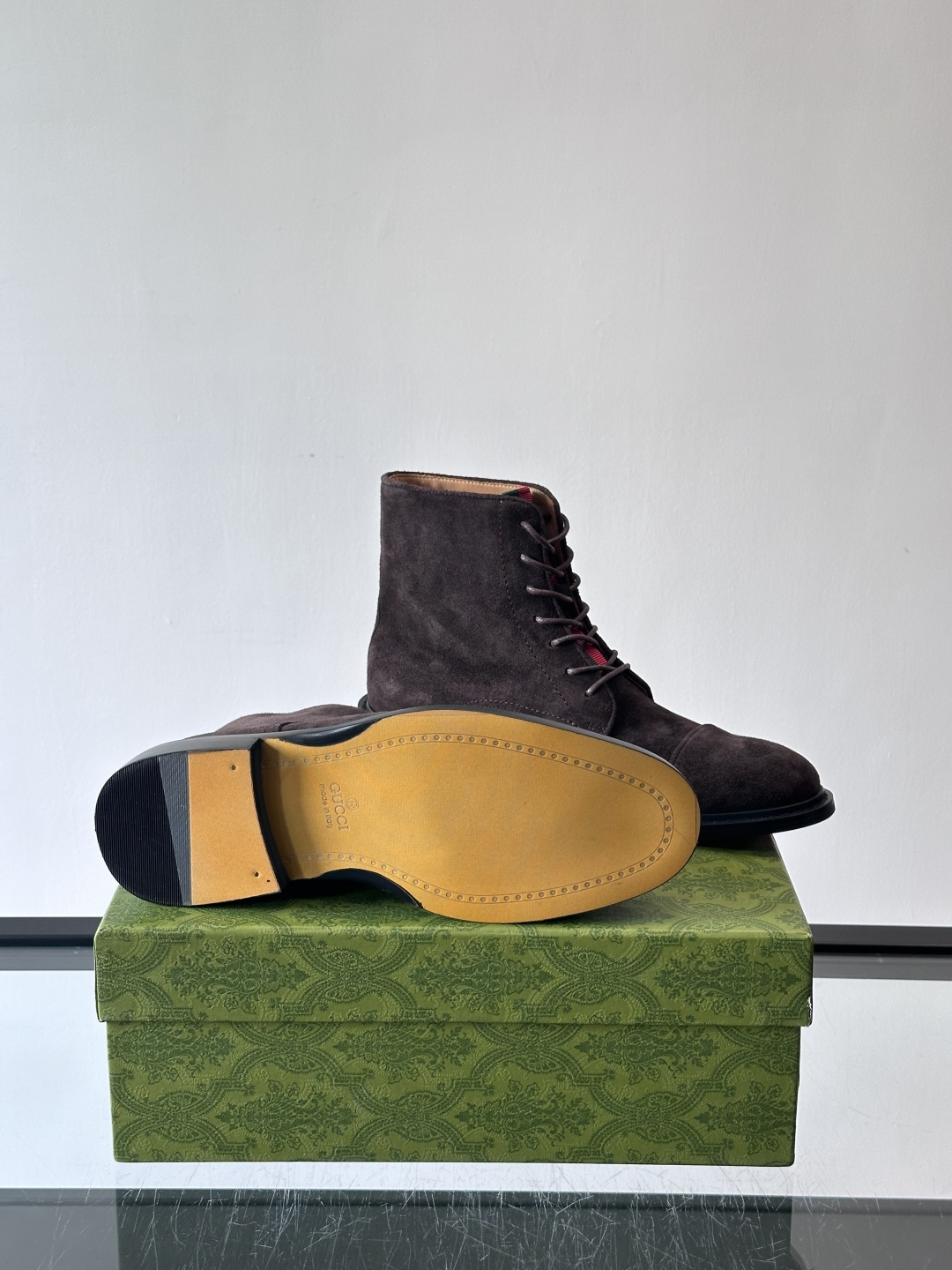 Gucci～古驰男士正装休闲靴子🥾，真皮大底！高端大气，私家开模定制原版品牌五金扣装饰，小牛皮透气内里，