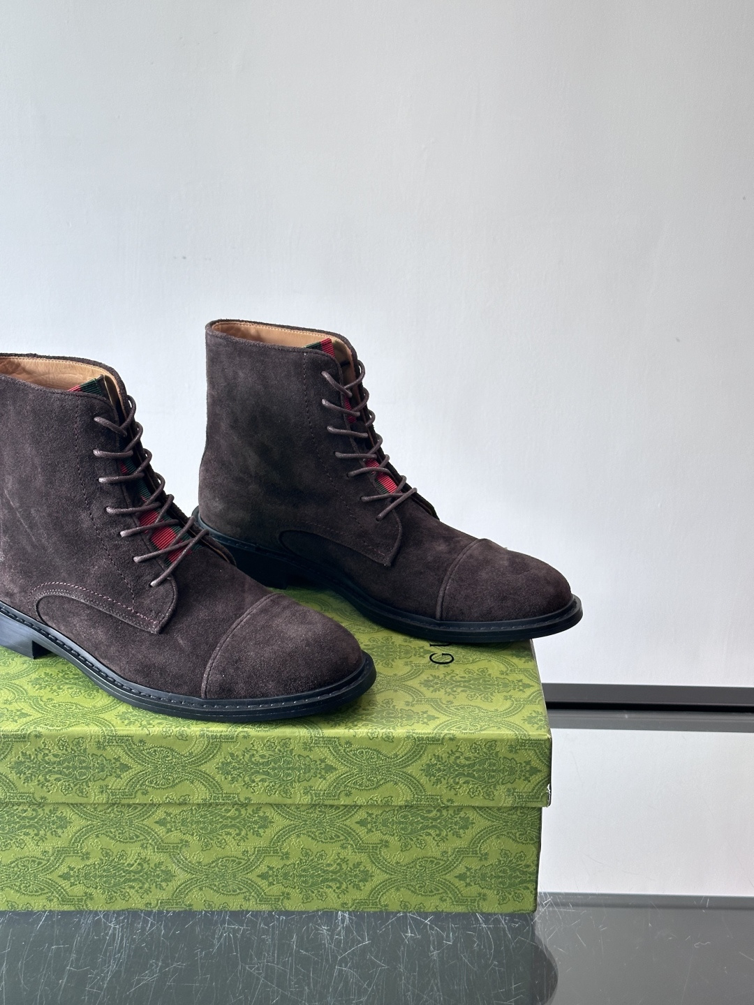 Gucci～古驰男士正装休闲靴子🥾，真皮大底！高端大气，私家开模定制原版品牌五金扣装饰，小牛皮透气内里，