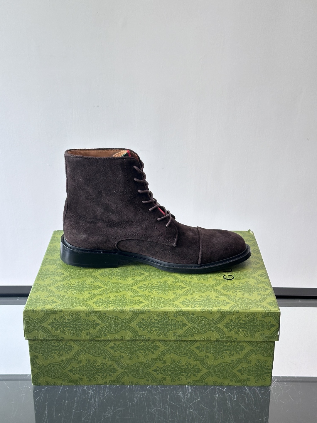 Gucci～古驰男士正装休闲靴子🥾，真皮大底！高端大气，私家开模定制原版品牌五金扣装饰，小牛皮透气内里，