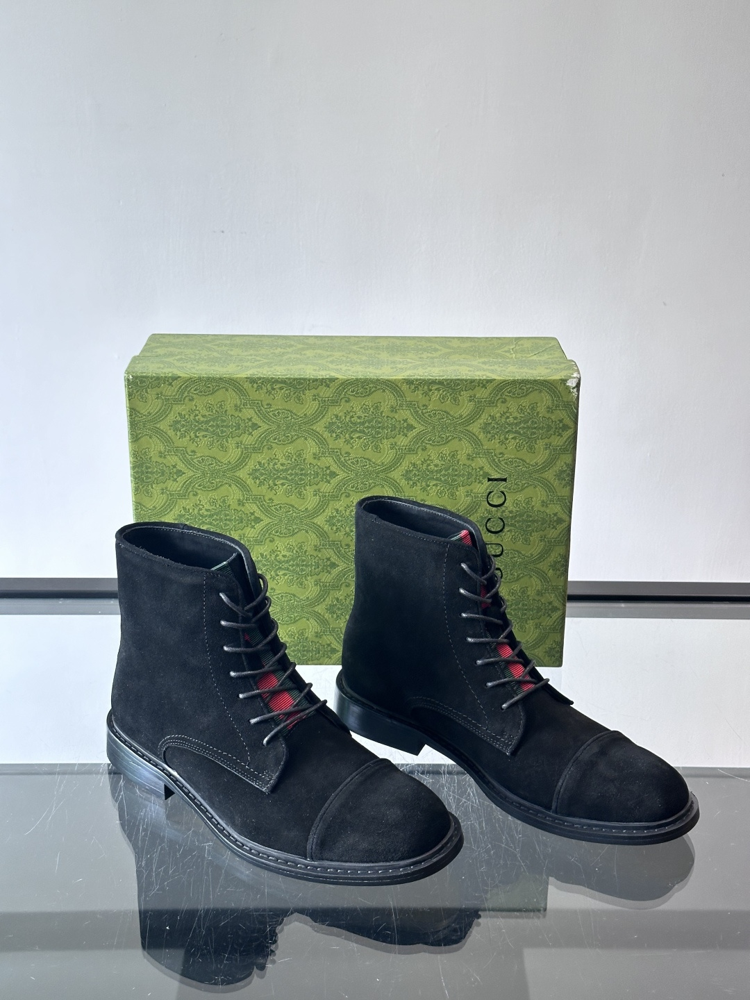 Gucci～古驰男士正装休闲靴子🥾，真皮大底！高端大气，私家开模定制原版品牌五金扣装饰，小牛皮透气内里，