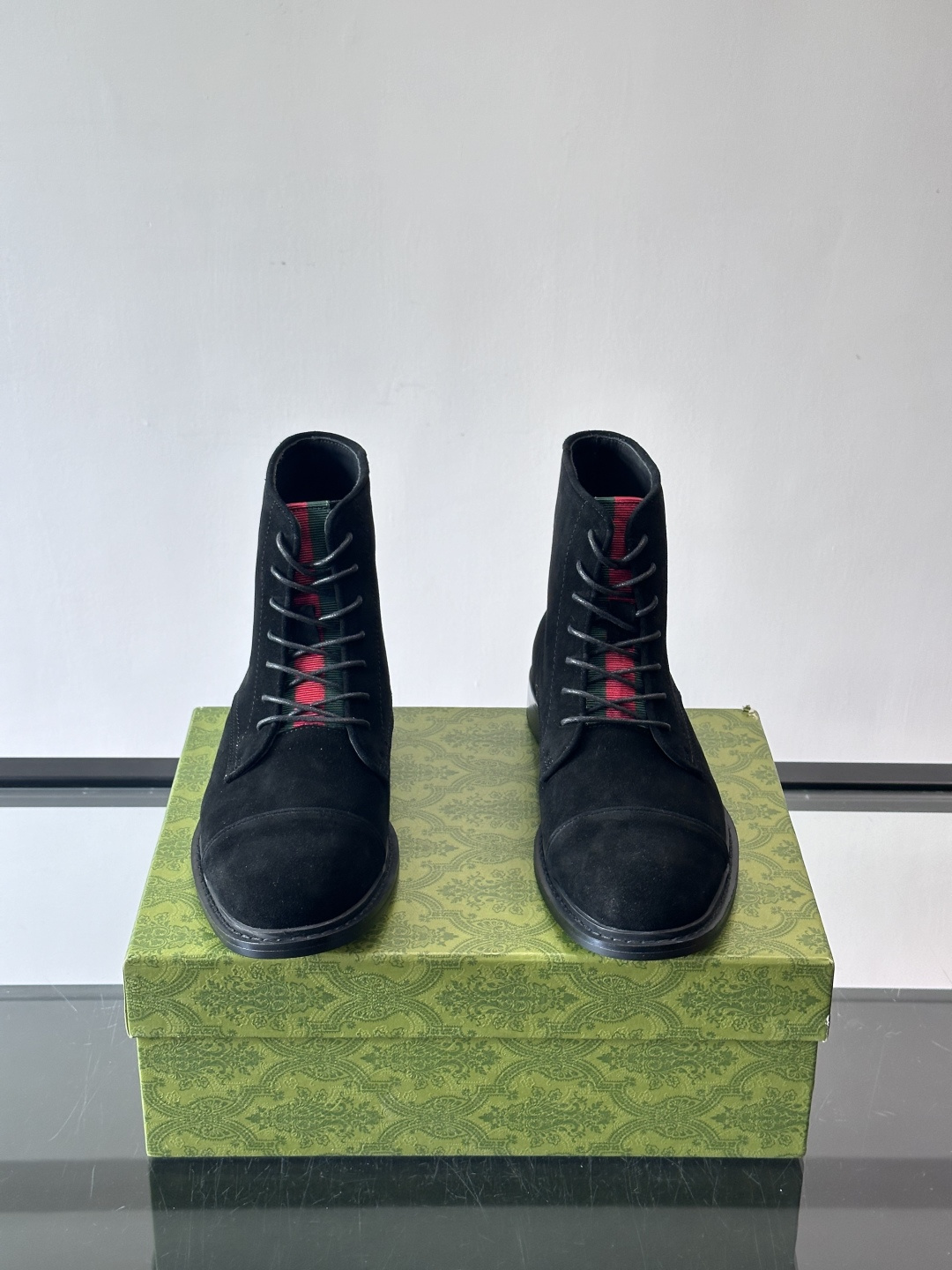 Gucci～古驰男士正装休闲靴子🥾，真皮大底！高端大气，私家开模定制原版品牌五金扣装饰，小牛皮透气内里，