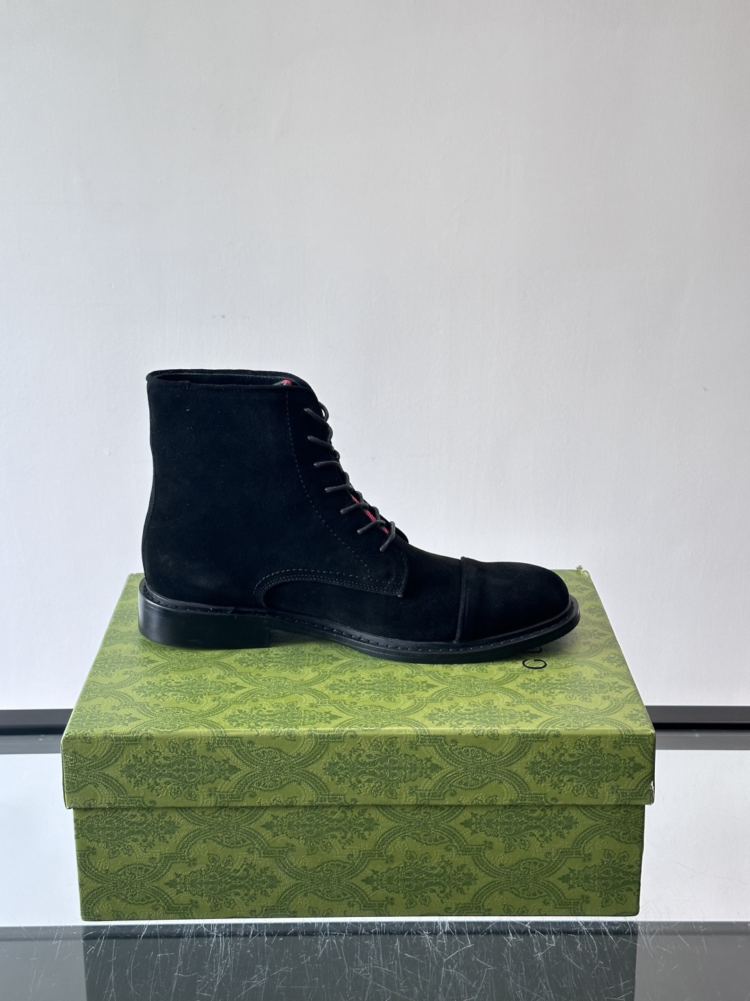 Gucci～古驰男士正装休闲靴子🥾，真皮大底！高端大气，私家开模定制原版品牌五金扣装饰，小牛皮透气内里，