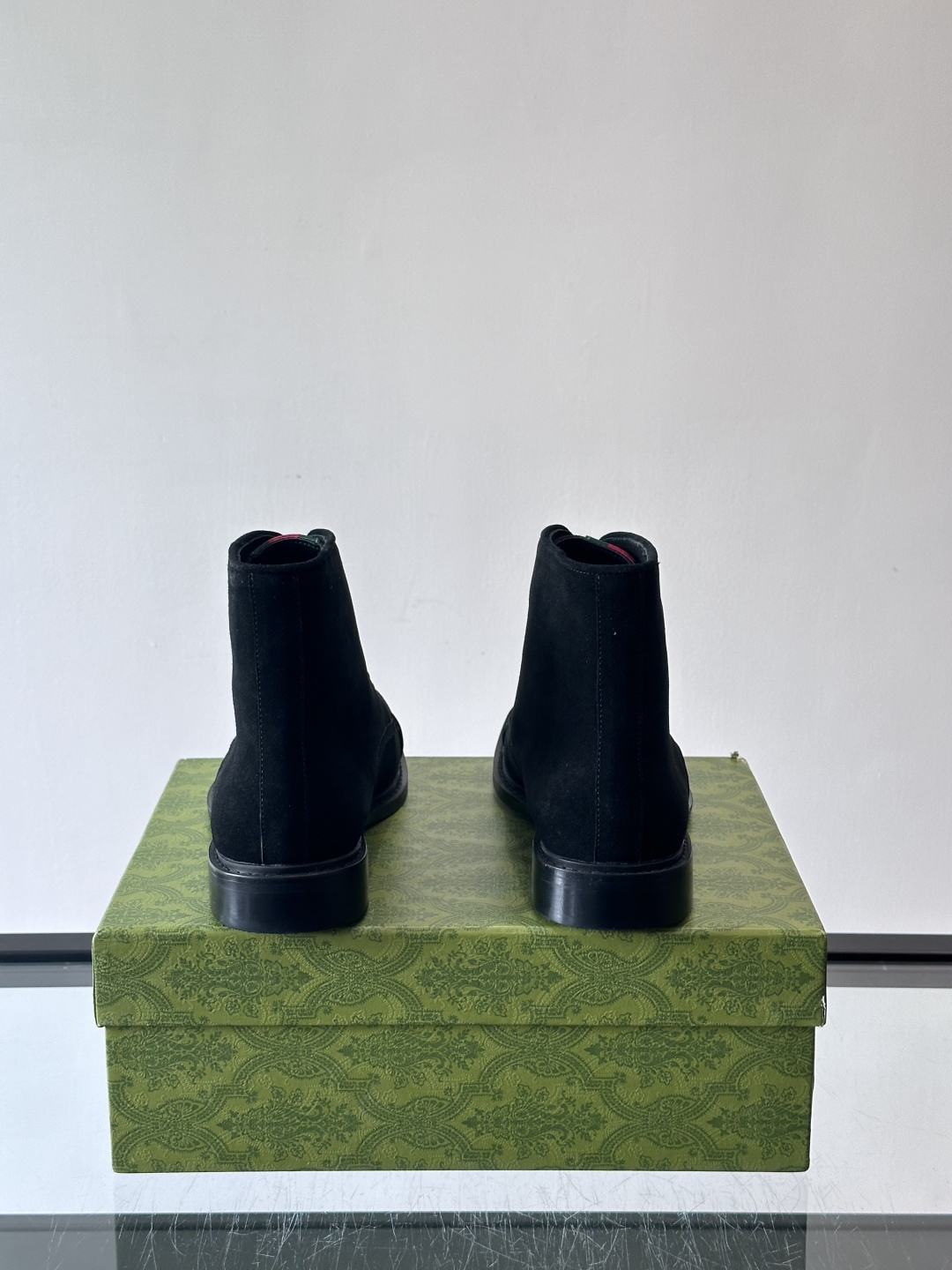 Gucci～古驰男士正装休闲靴子🥾，真皮大底！高端大气，私家开模定制原版品牌五金扣装饰，小牛皮透气内里，