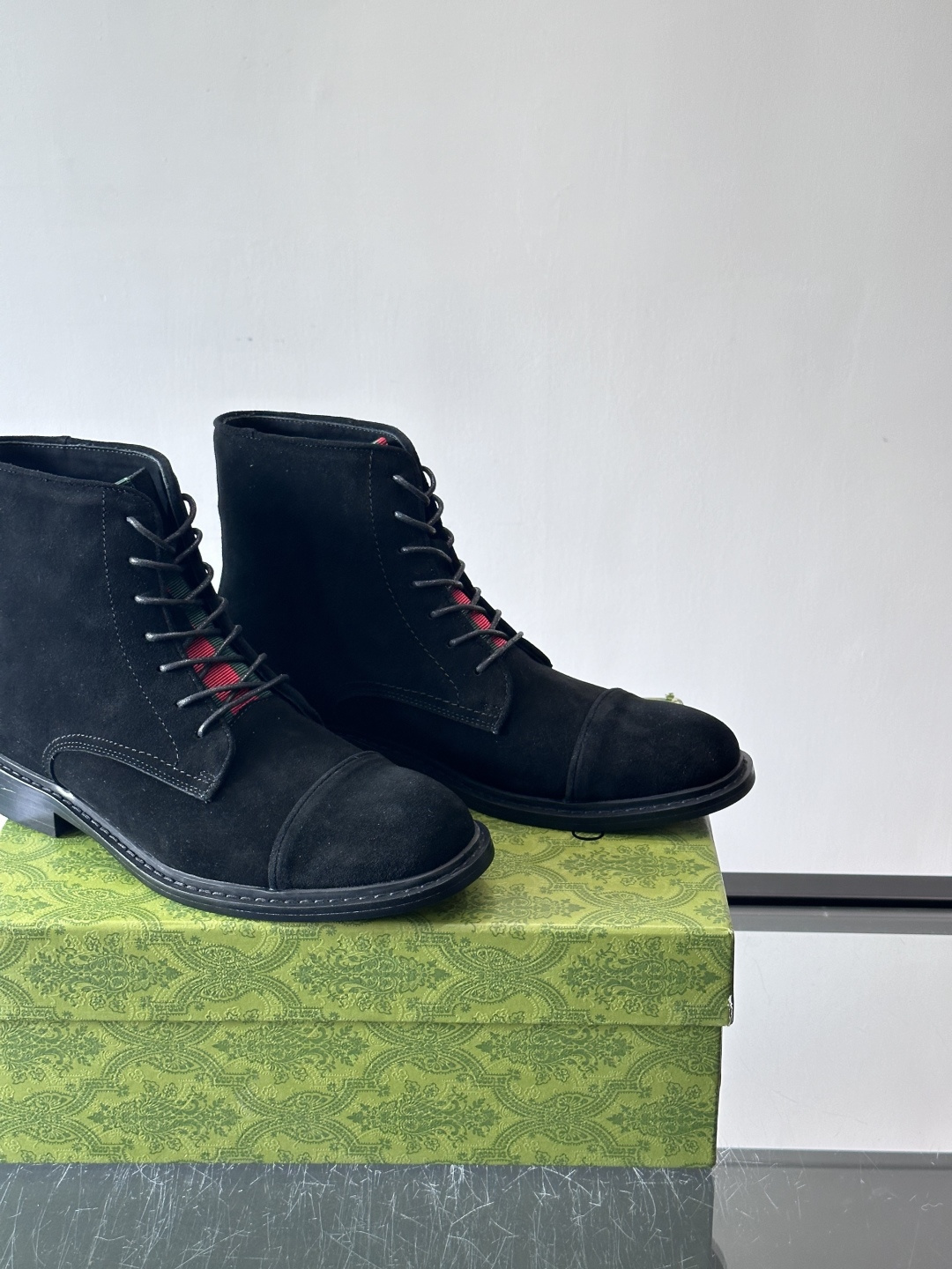 Gucci～古驰男士正装休闲靴子🥾，真皮大底！高端大气，私家开模定制原版品牌五金扣装饰，小牛皮透气内里，