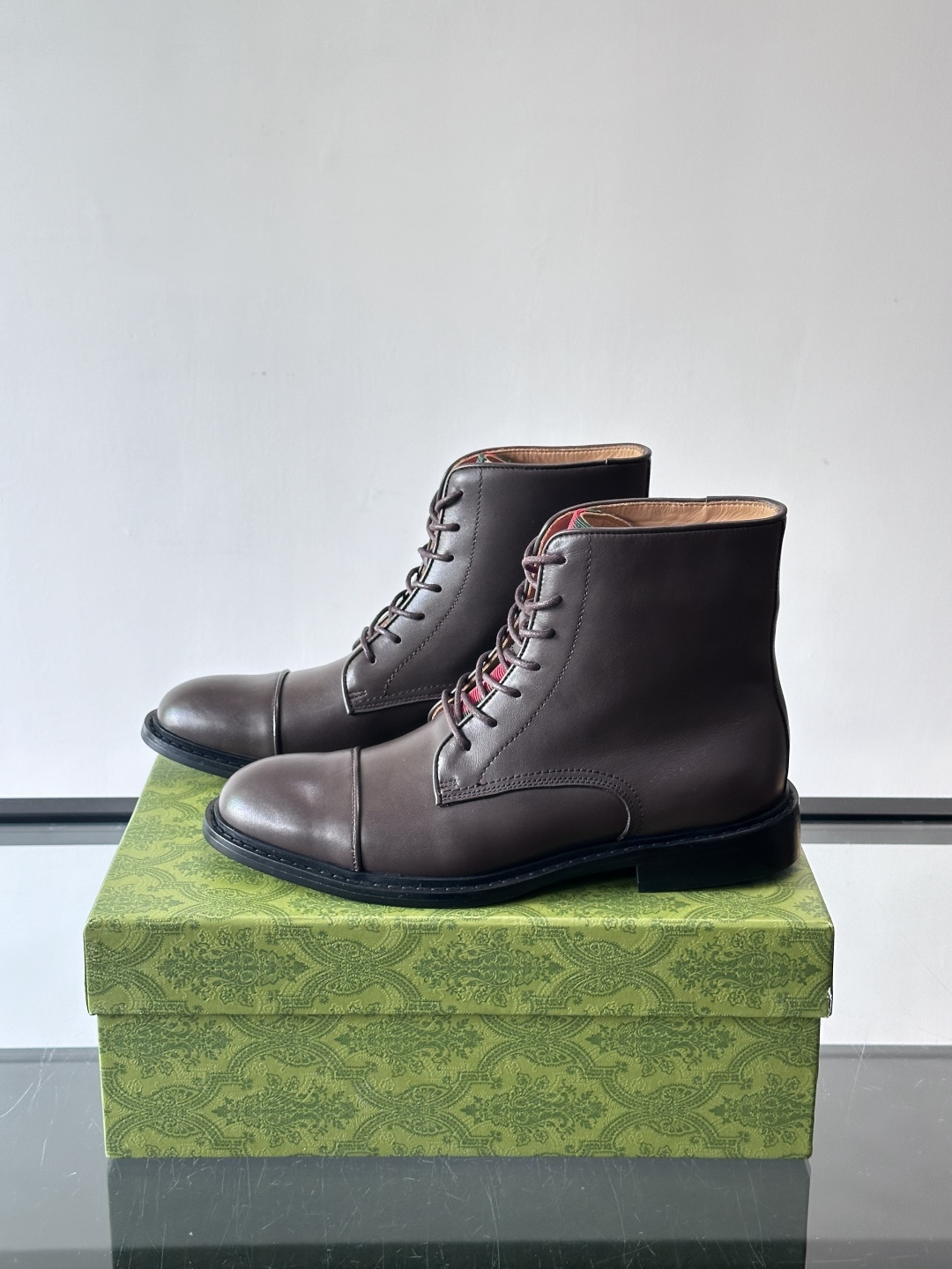 Gucci～古驰男士正装休闲靴子🥾，真皮大底！高端大气，私家开模定制原版品牌五金扣装饰，小牛皮透气内里，