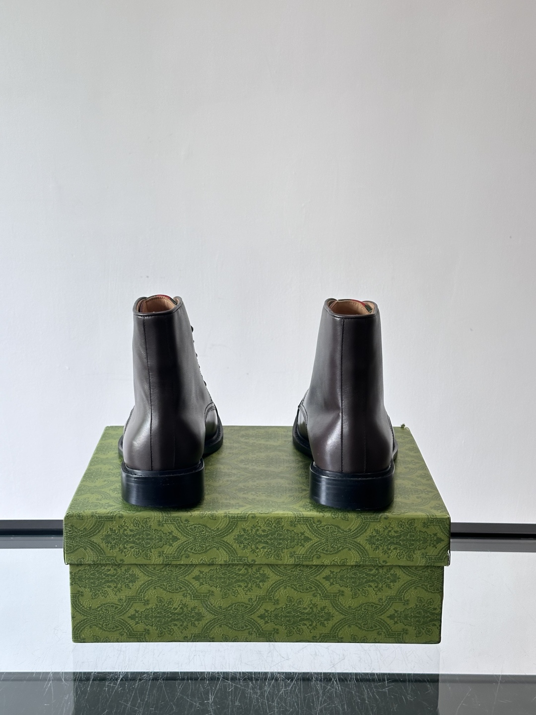 Gucci～古驰男士正装休闲靴子🥾，真皮大底！高端大气，私家开模定制原版品牌五金扣装饰，小牛皮透气内里，