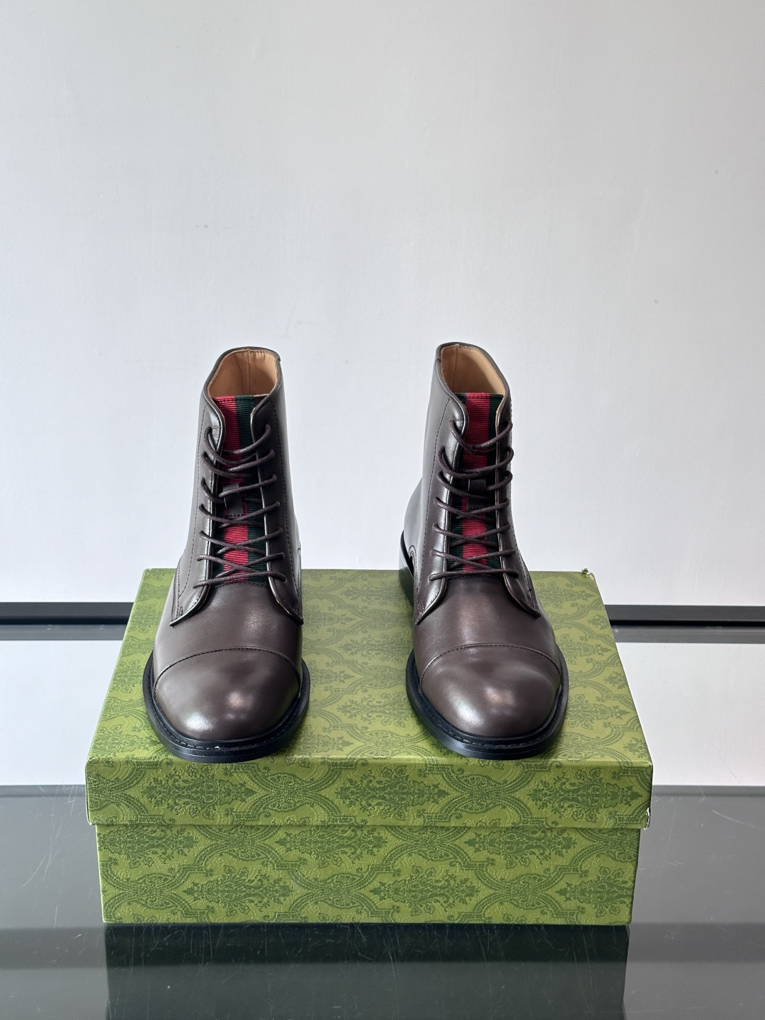 Gucci～古驰男士正装休闲靴子🥾，真皮大底！高端大气，私家开模定制原版品牌五金扣装饰，小牛皮透气内里，