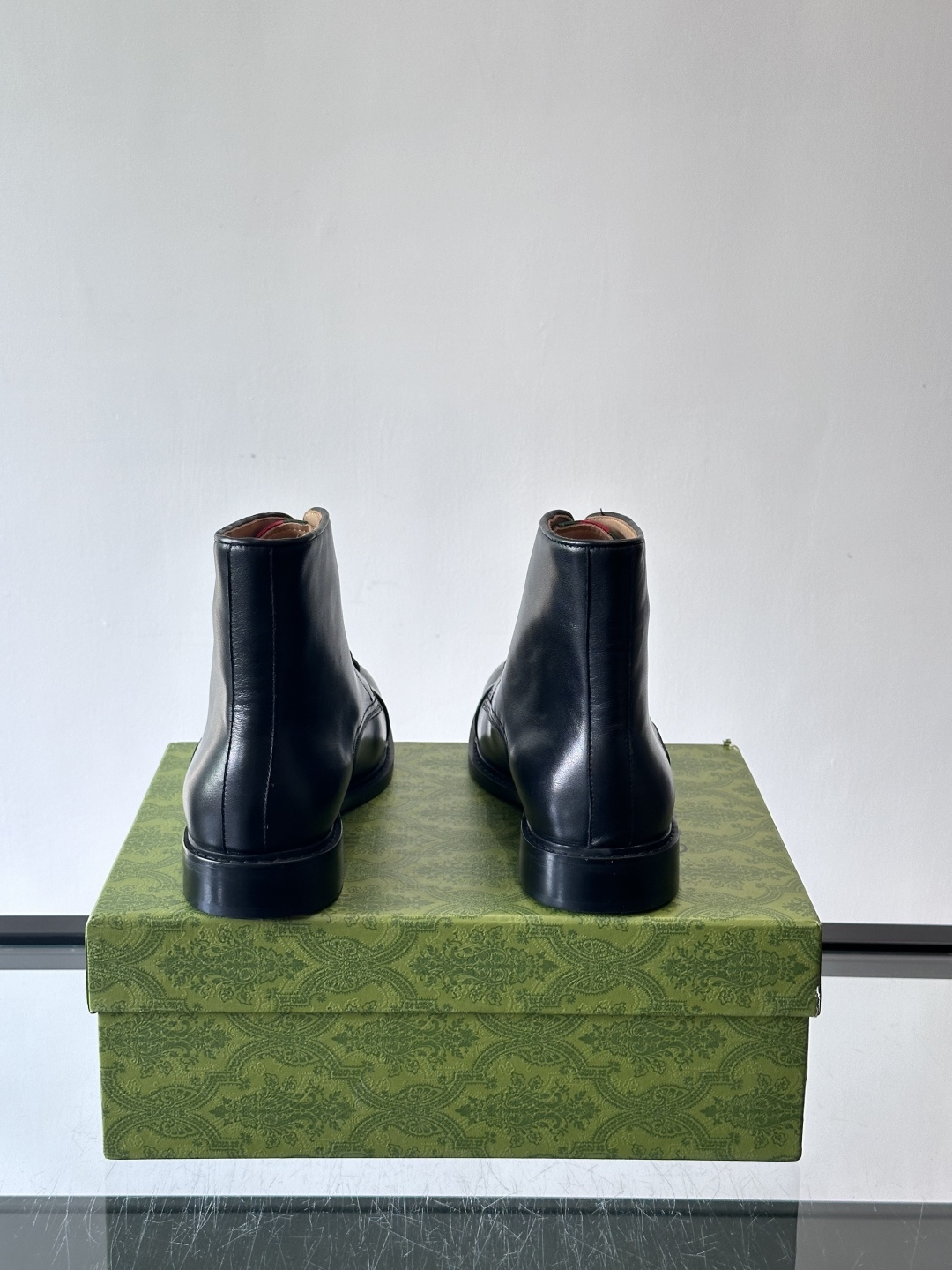 Gucci～古驰男士正装休闲靴子🥾，真皮大底！高端大气，私家开模定制原版品牌五金扣装饰，小牛皮透气内里，