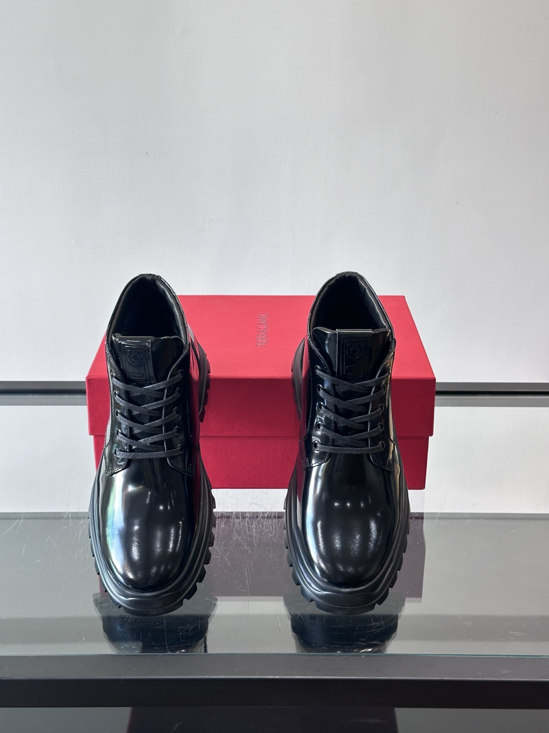 F🆕高端男士正装鞋休闲皮鞋短靴。（加绒内里）绅士臻享 型男必备 头层牛皮鞋面 皮质质感一览无余 小牛皮透