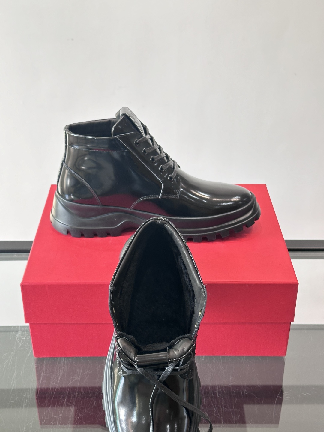 F🆕高端男士正装鞋休闲皮鞋短靴。（加绒内里）绅士臻享 型男必备 头层牛皮鞋面 皮质质感一览无余 小牛皮透