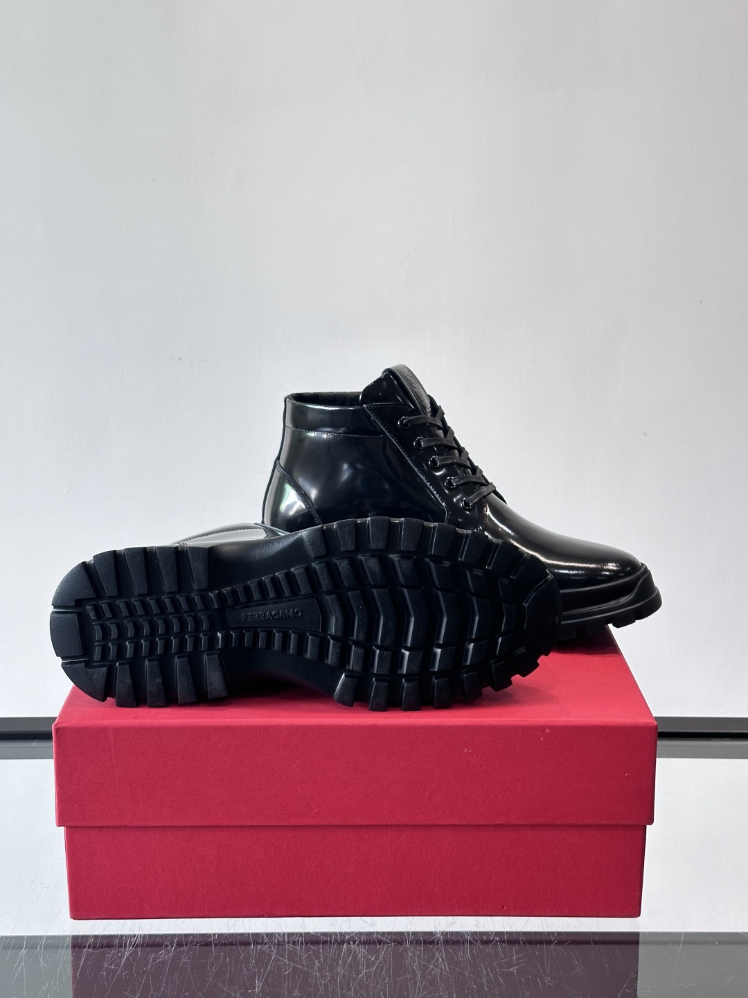 F🆕高端男士正装鞋休闲皮鞋短靴。（加绒内里）绅士臻享 型男必备 头层牛皮鞋面 皮质质感一览无余 小牛皮透